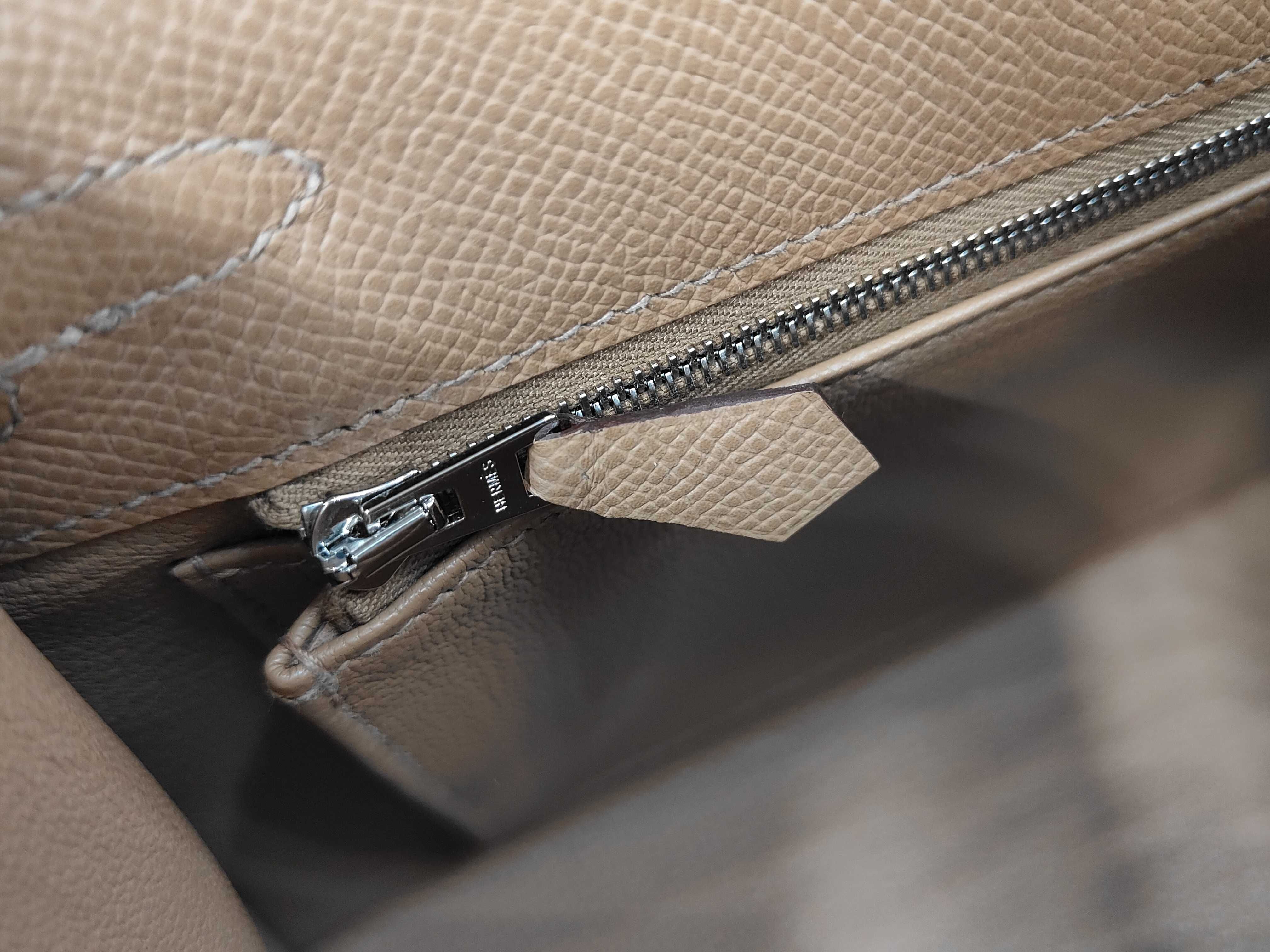 Kelly 25 Sellier Biscuit Epsom Leather Silver Hardware G Stamp Handbag — view 13