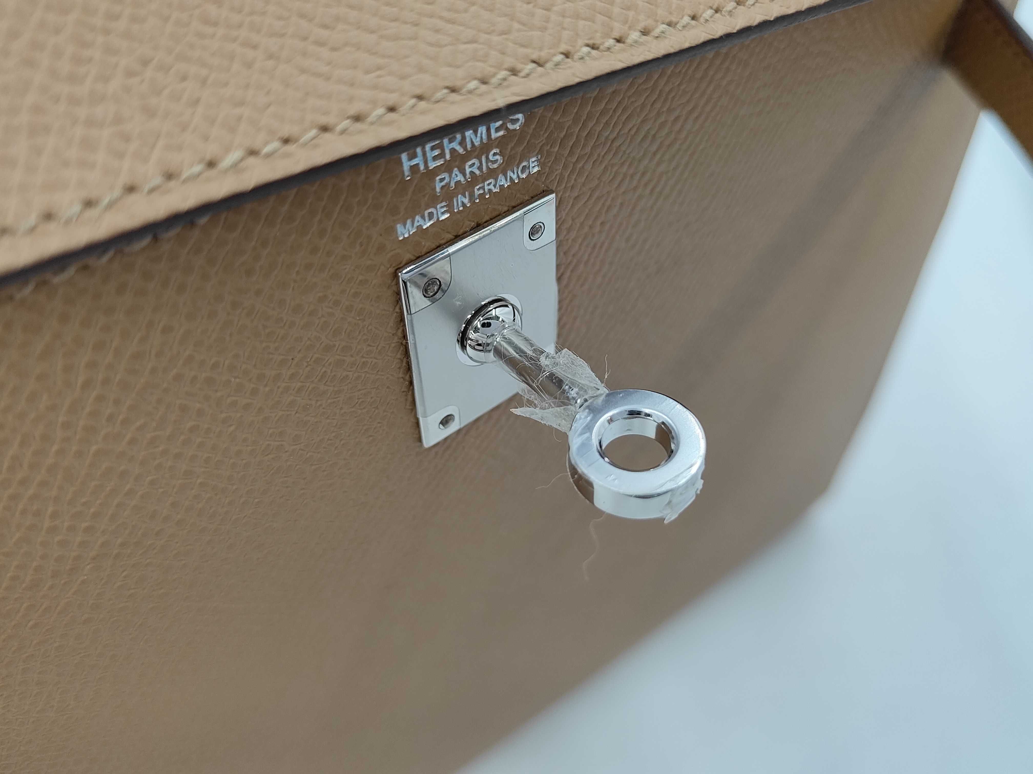 Kelly 25 Sellier Biscuit Epsom Leather Silver Hardware G Stamp Handbag — view 14
