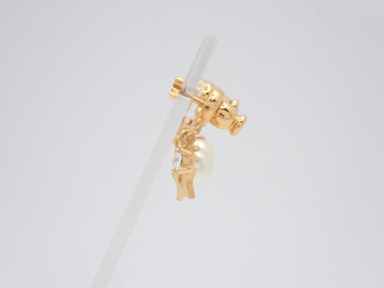 Gold earrings — view 3