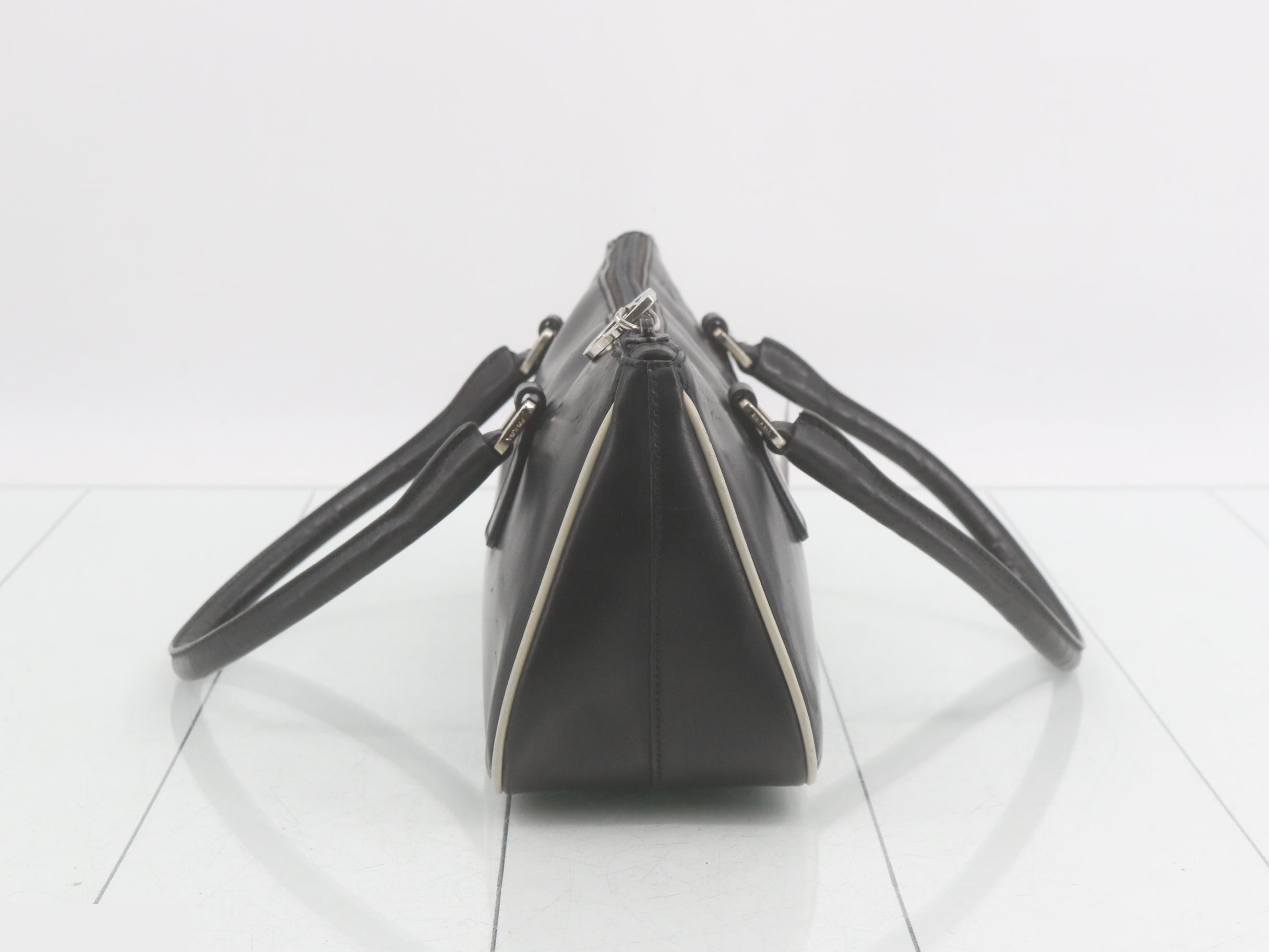 handbag — view 4