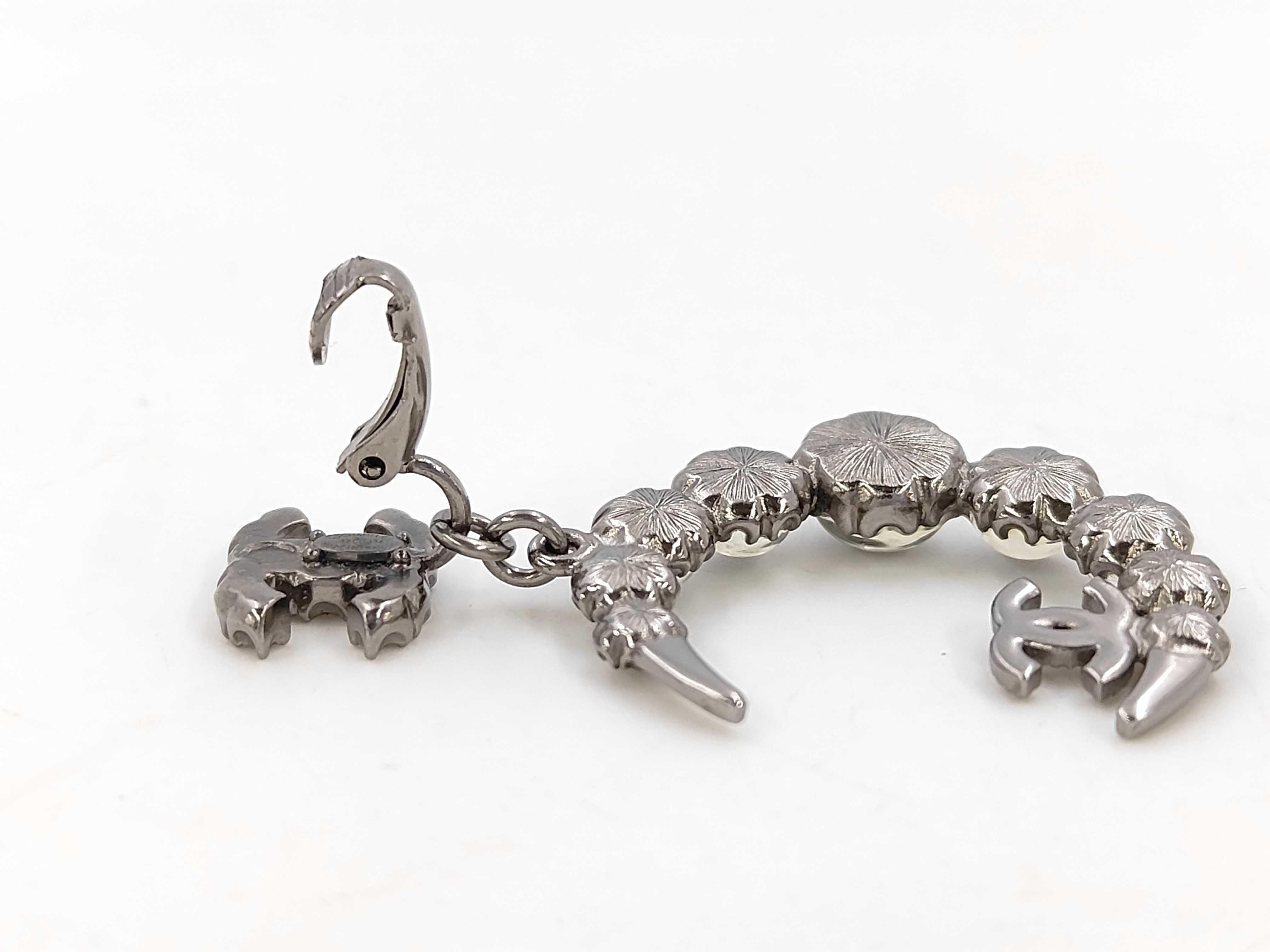 Cocomark crescent moon earrings — view 3