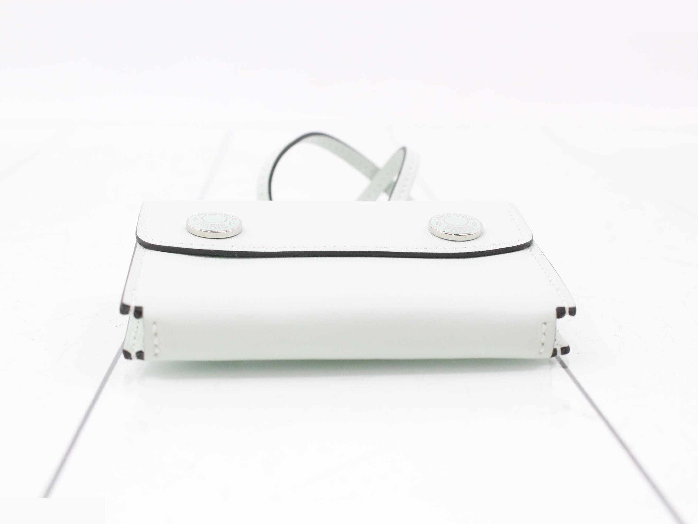 Snap Business Card Holder - W — view 3