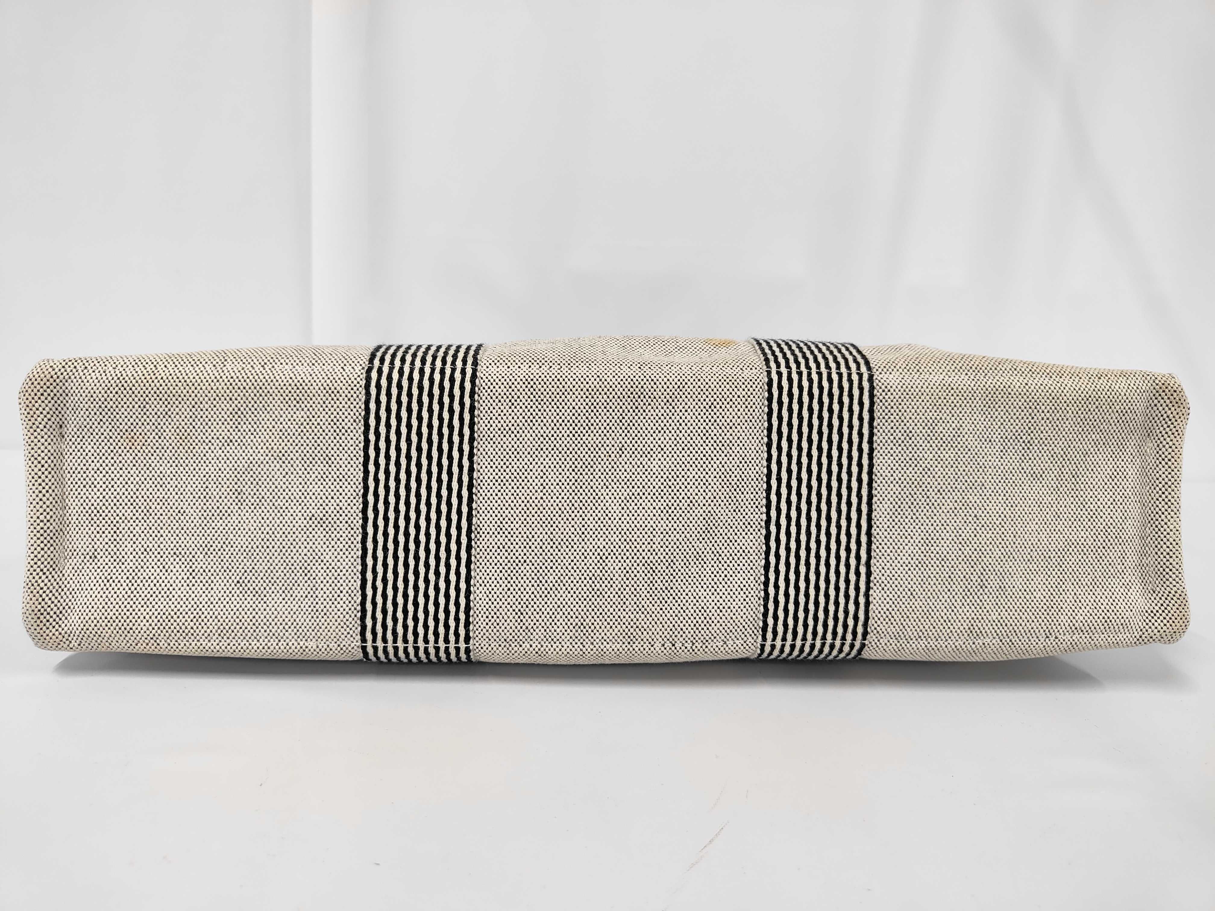 New Fourre-Tout MM Grey Handbag — view 7