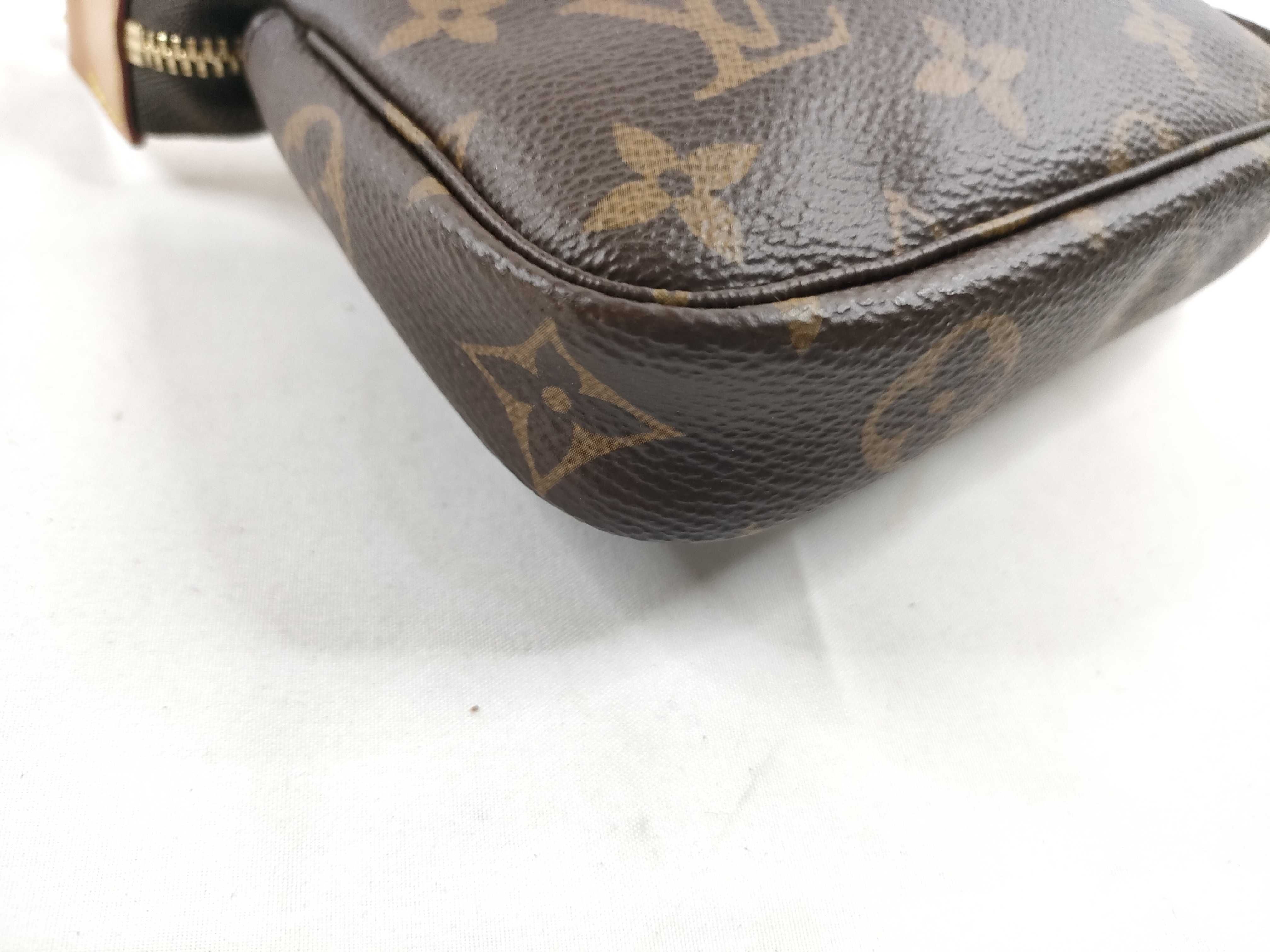 Monogram Louis Vuitton Monogram Pouch Mini Pochette Accessoires M58009 Handbag — view 3