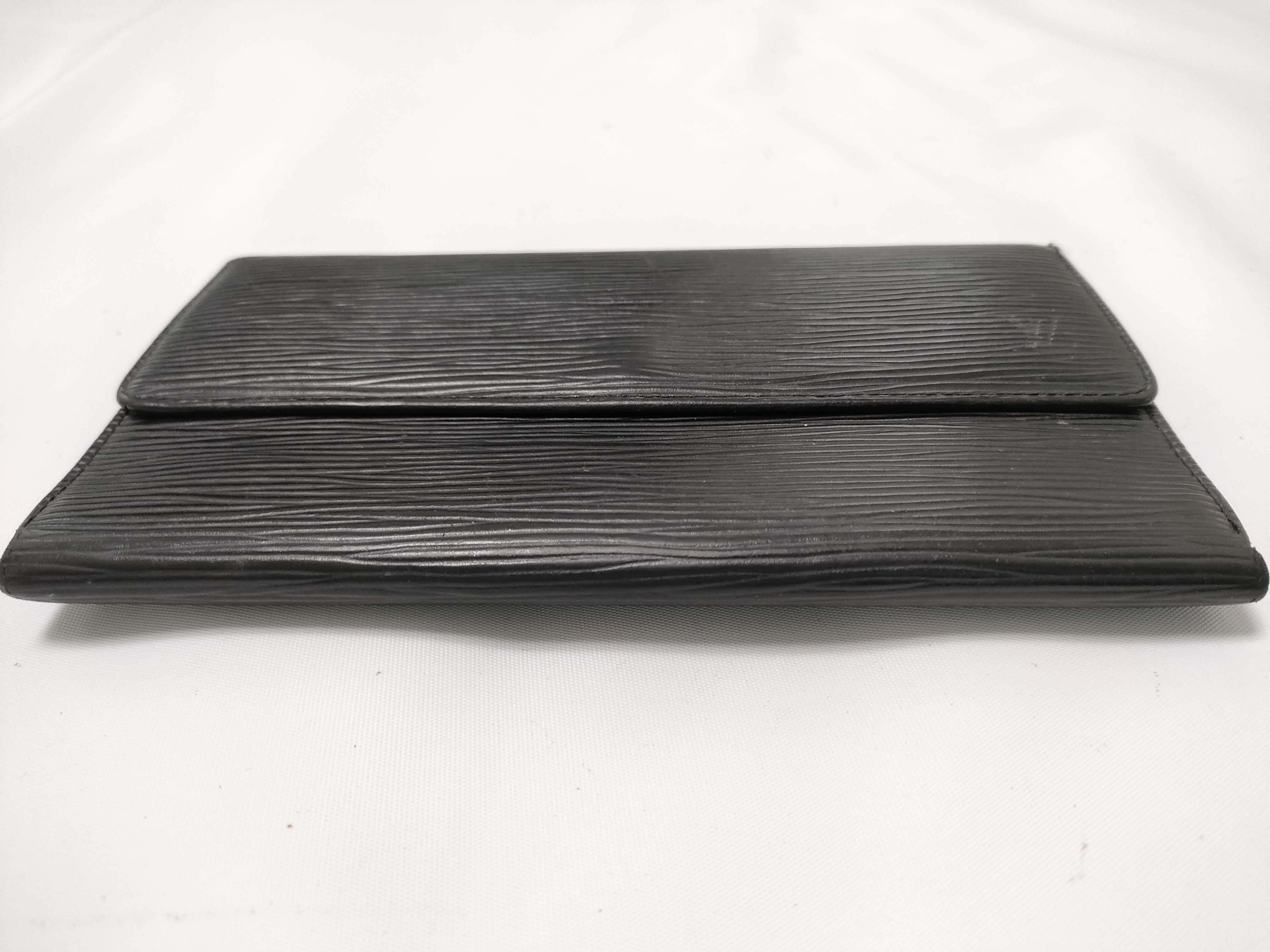Epi Leather Wallet (Vuitton Epi International) — view 5
