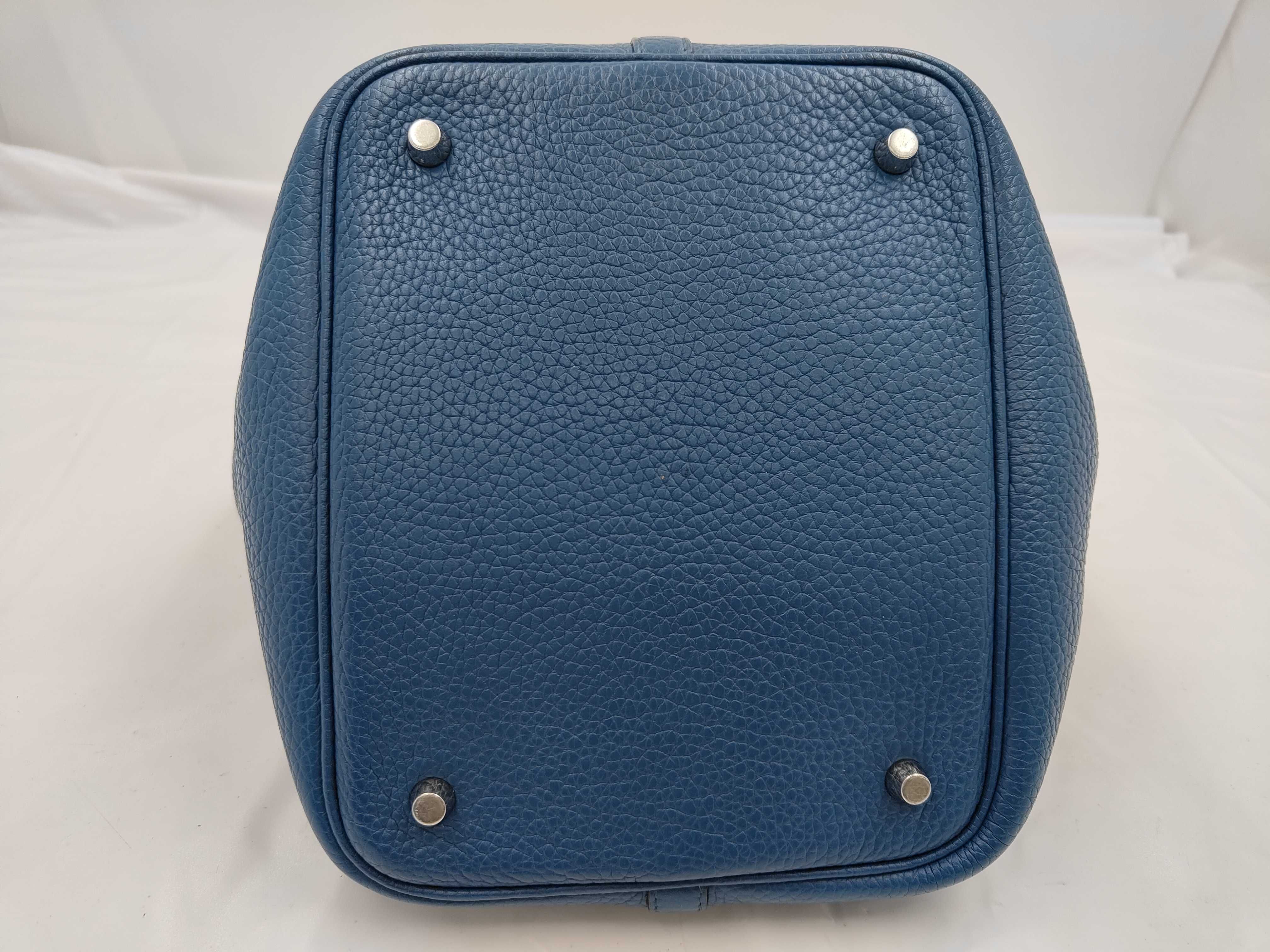 Picotin Lock MM 21.5cm Taurillon Clemence Blue R stamp 2014 Handbag — view 7