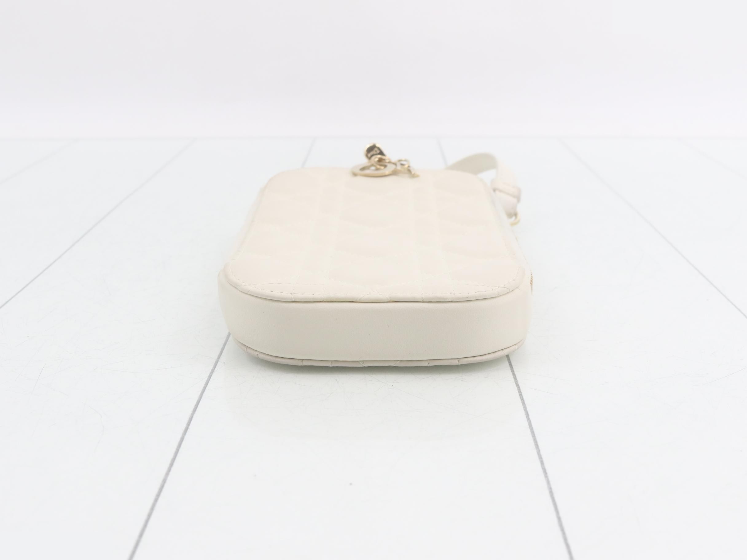 Phone holder — view 3