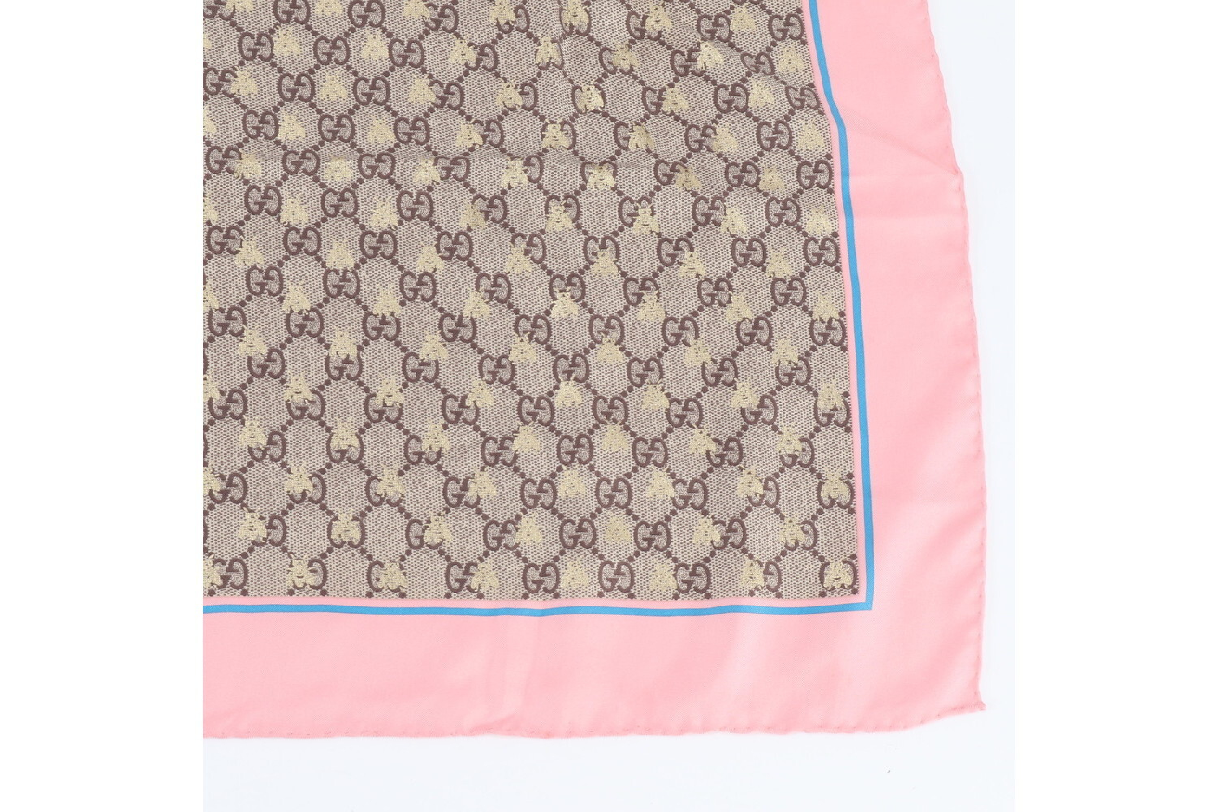 tag attached GG Bee scarf and other accessories — view 4