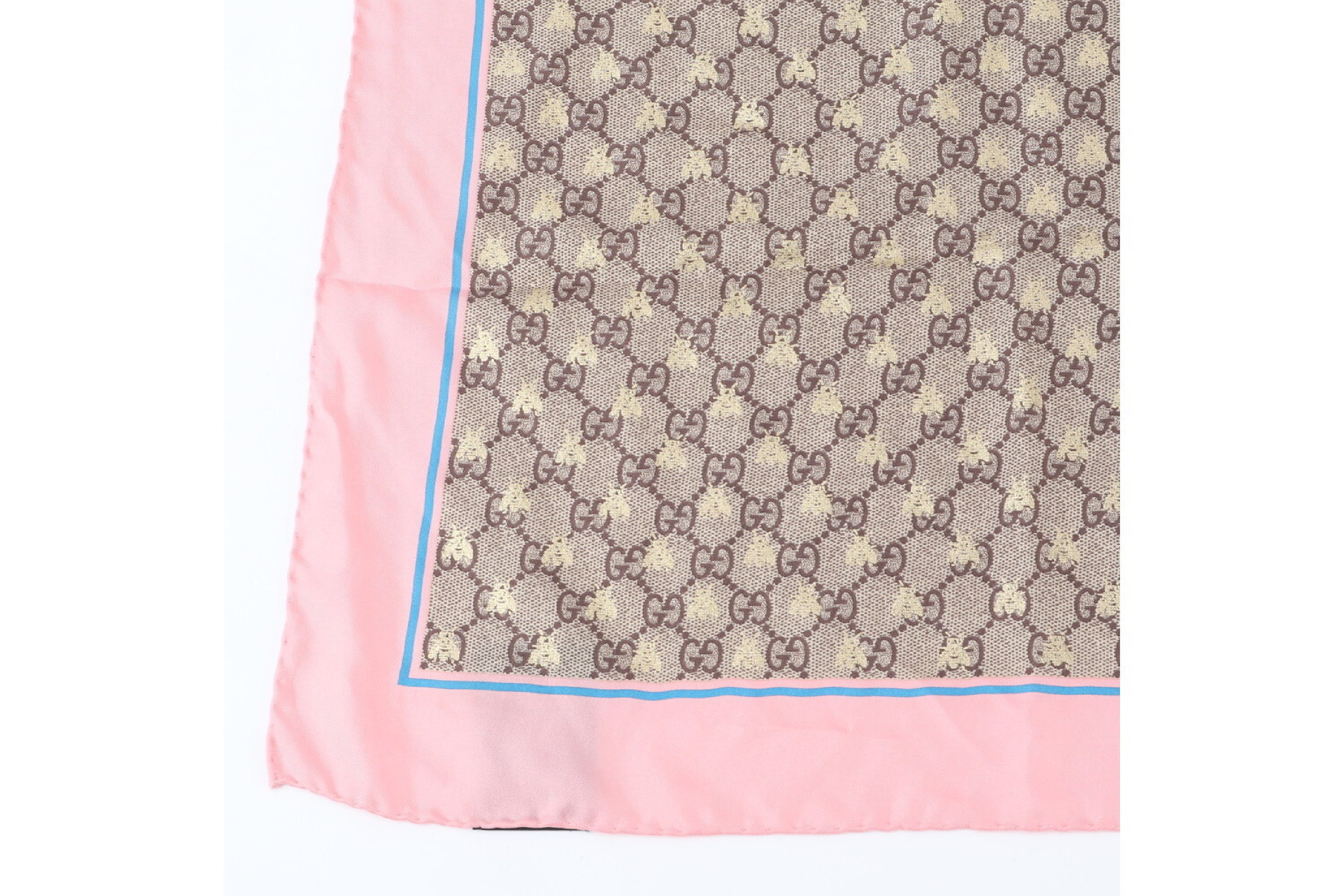 tag attached GG Bee scarf and other accessories — view 5