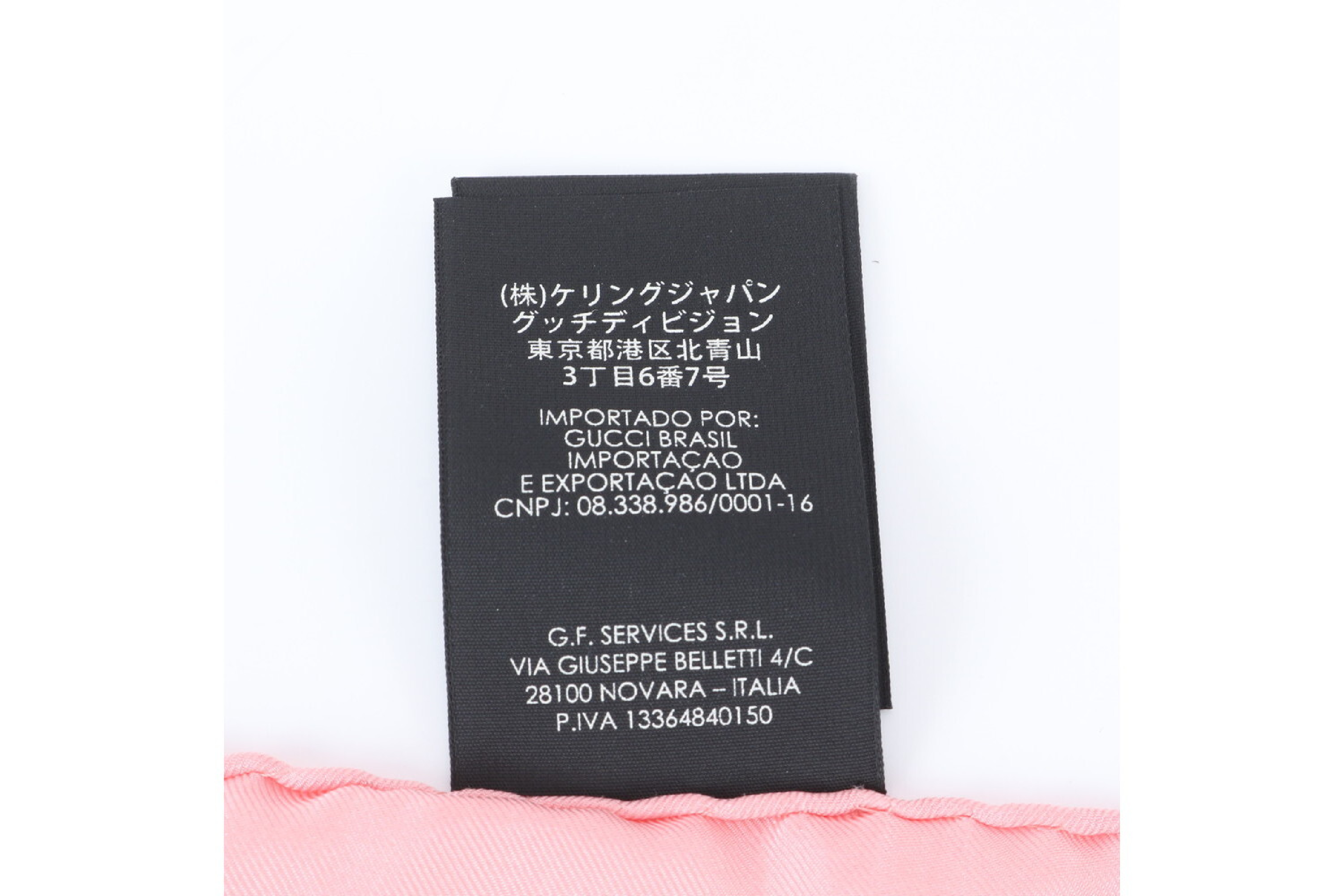 tag attached GG Bee scarf and other accessories — view 9