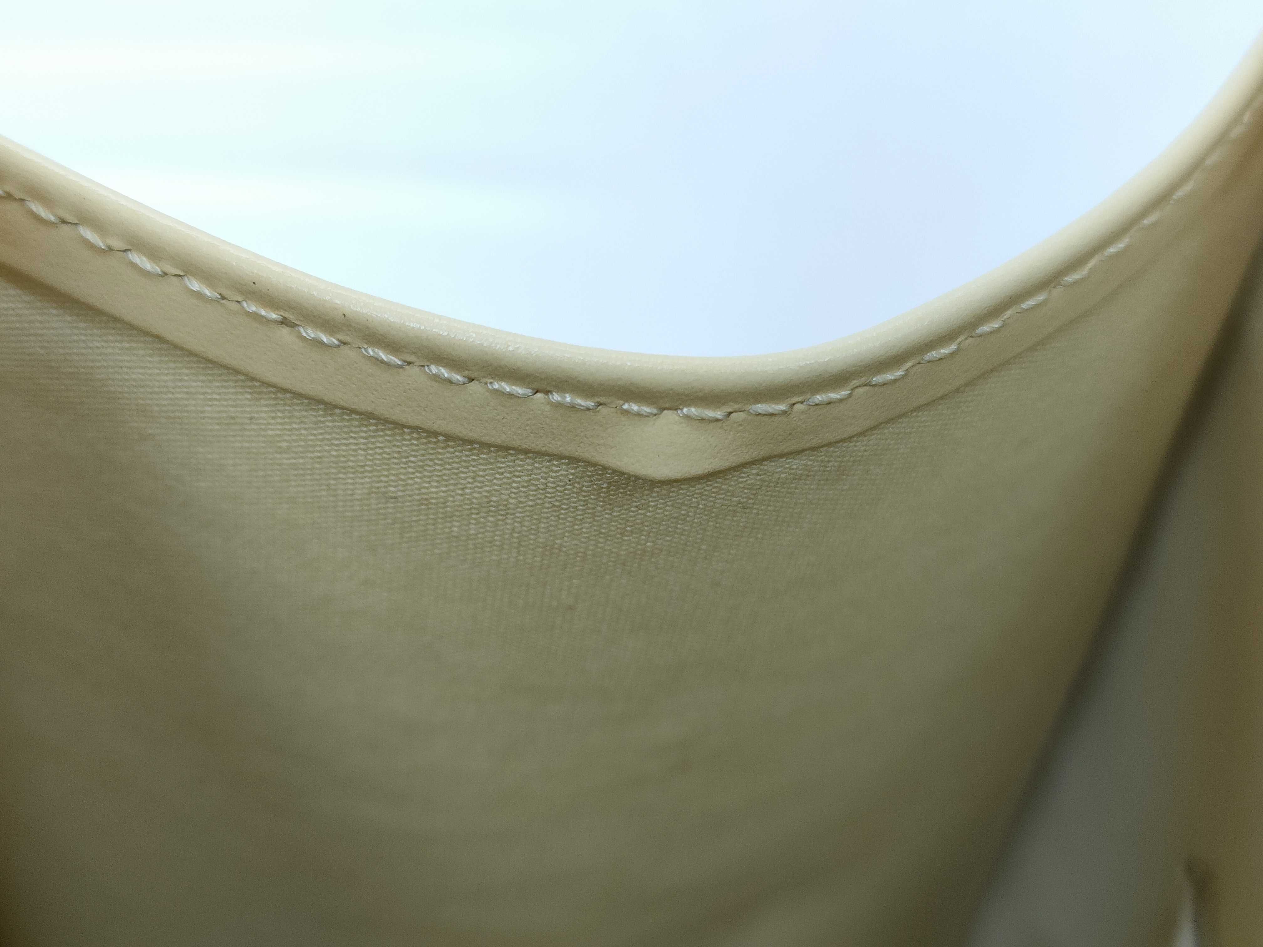 Epi Leather Croisette PM M5249A LB1010 Handbag — view 9
