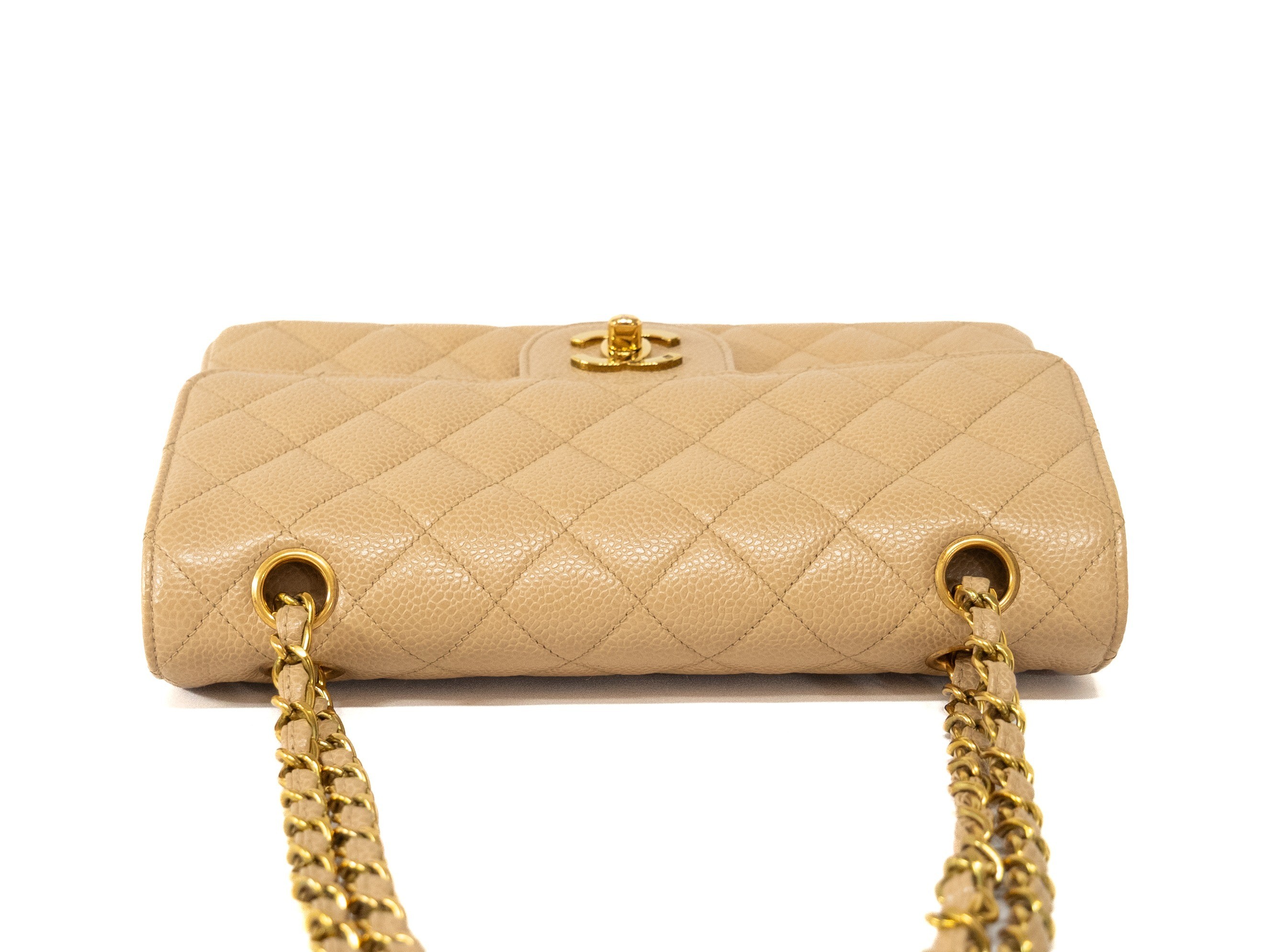 Caviar skin double flap seal card holder, beige, matelassé 23 — view 3