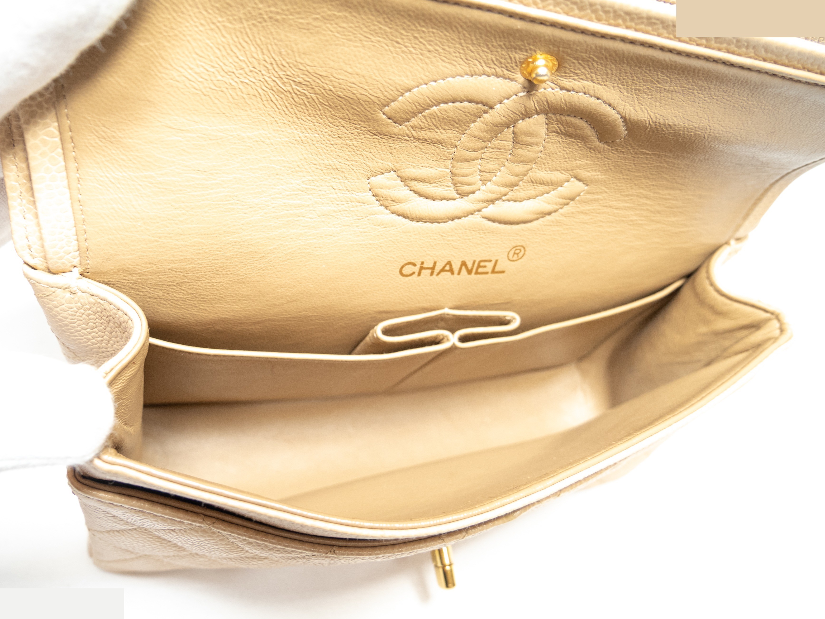 Caviar skin double flap seal card holder, beige, matelassé 23 — view 9