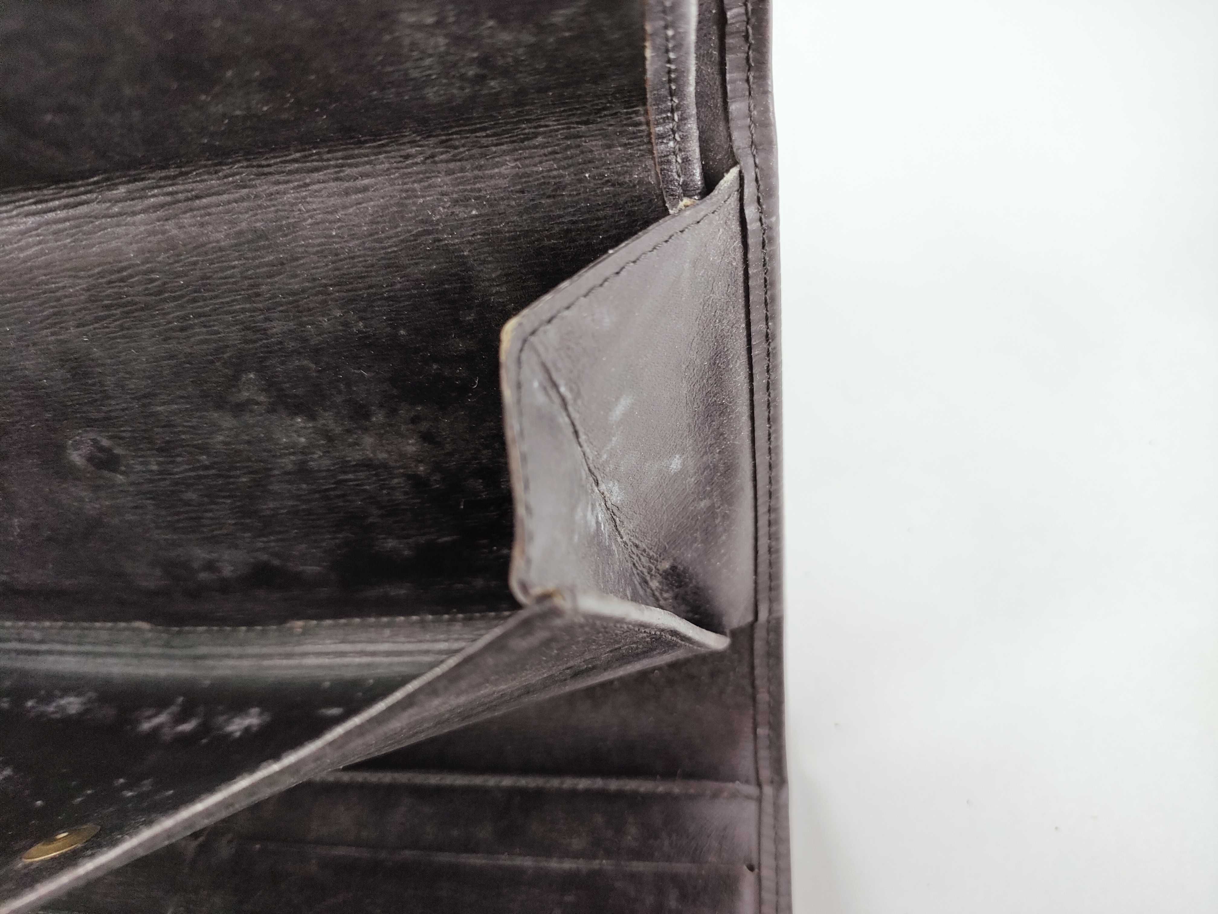 Epi Louis Vuitton Portefeuille International Wallet — view 12