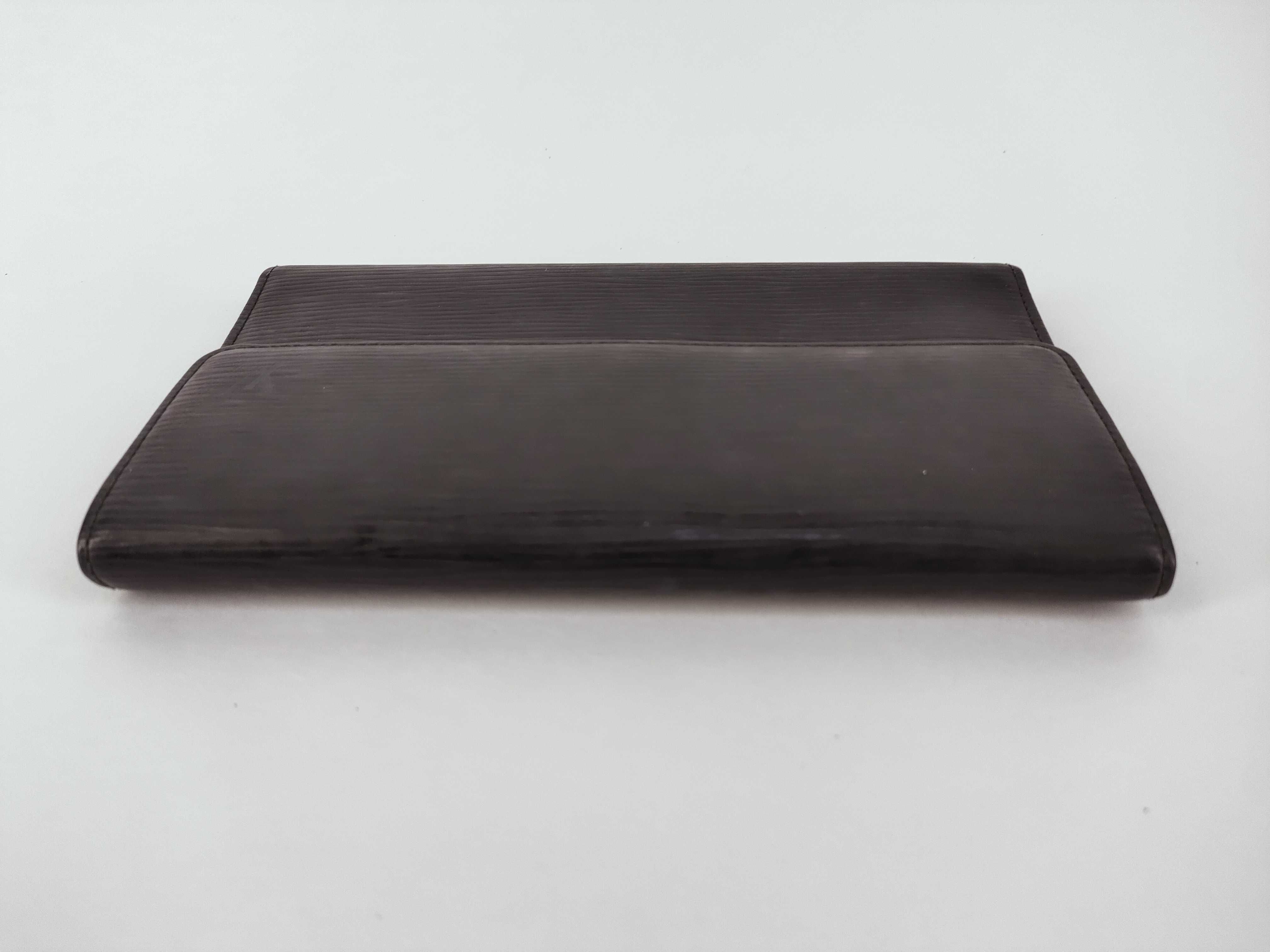 Epi Louis Vuitton Portefeuille International Wallet — view 5