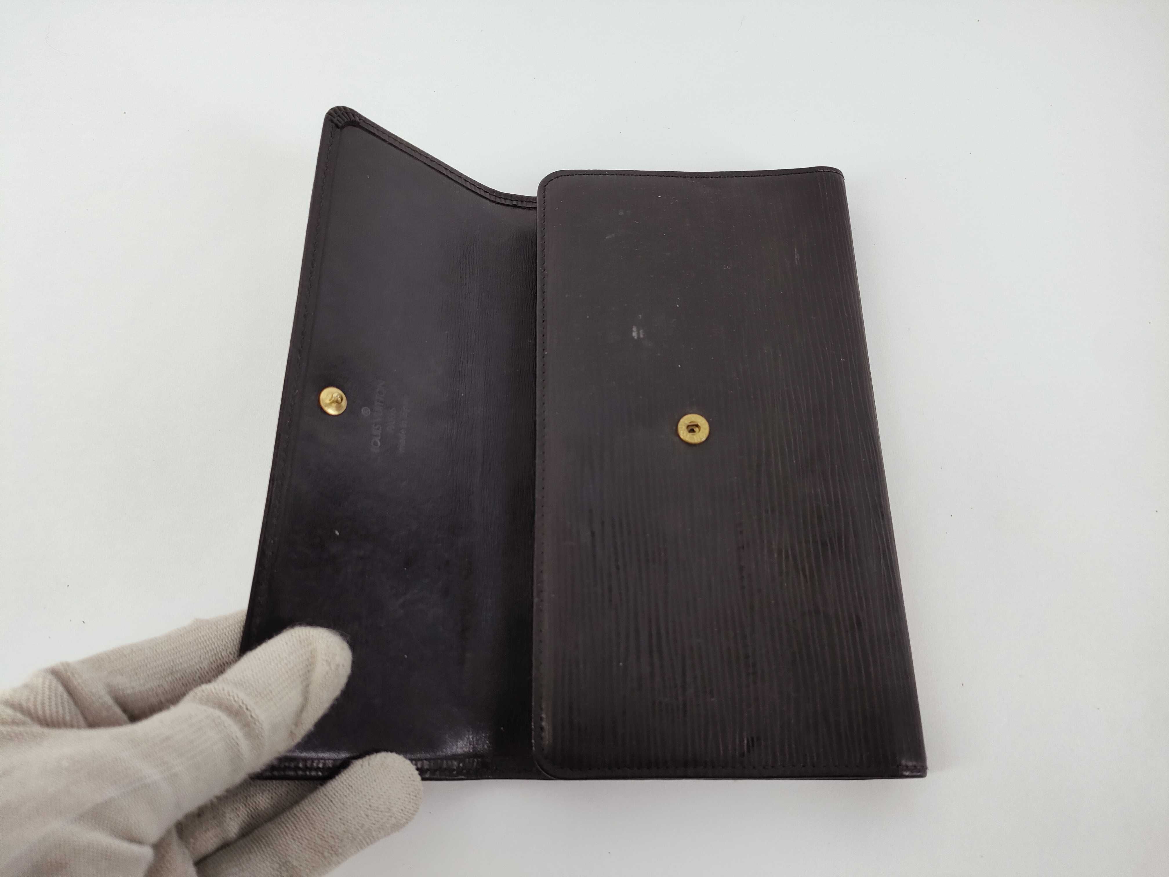 Epi Louis Vuitton Portefeuille International Wallet — view 8