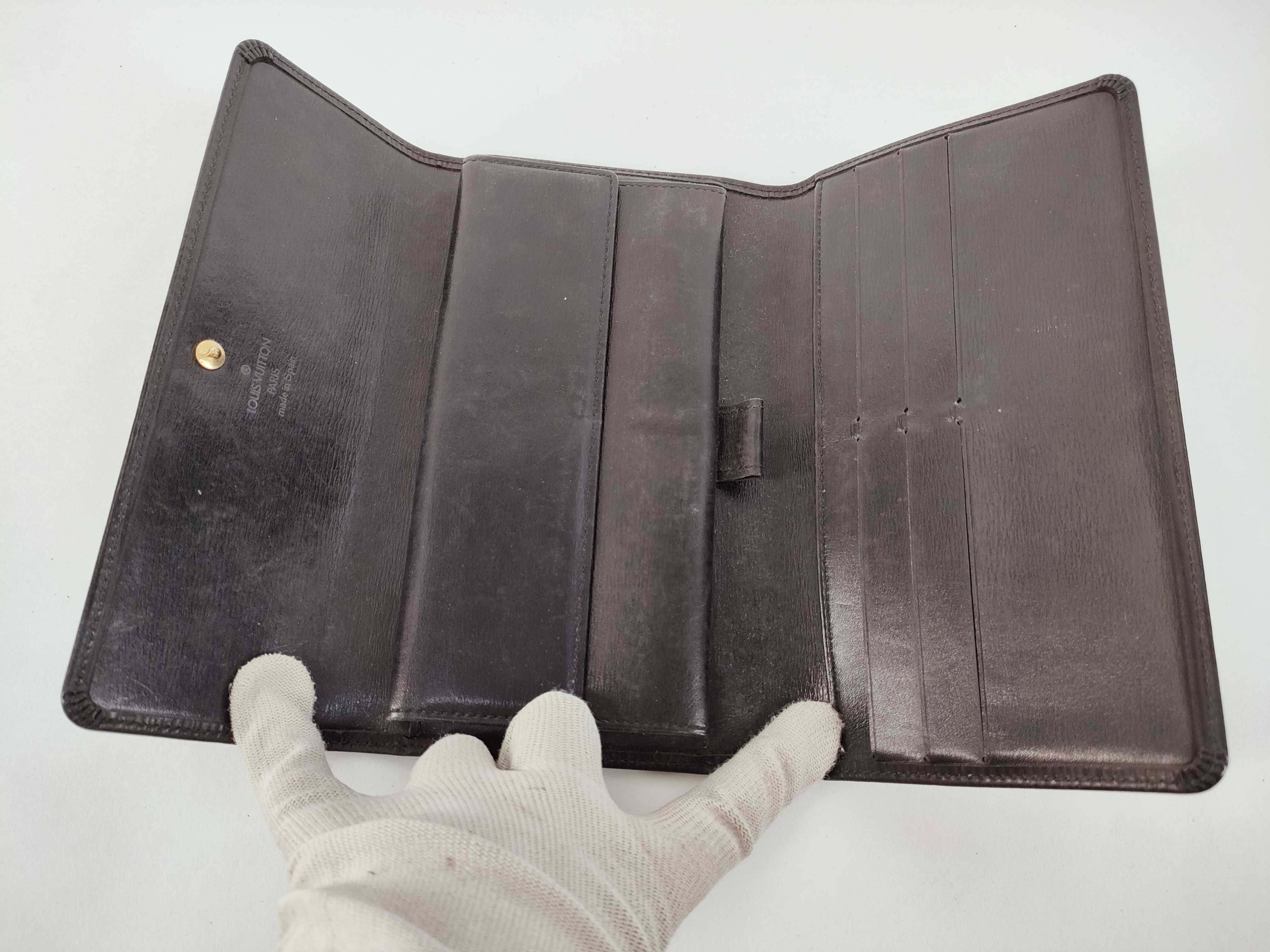 Epi Louis Vuitton Portefeuille International Wallet — view 10