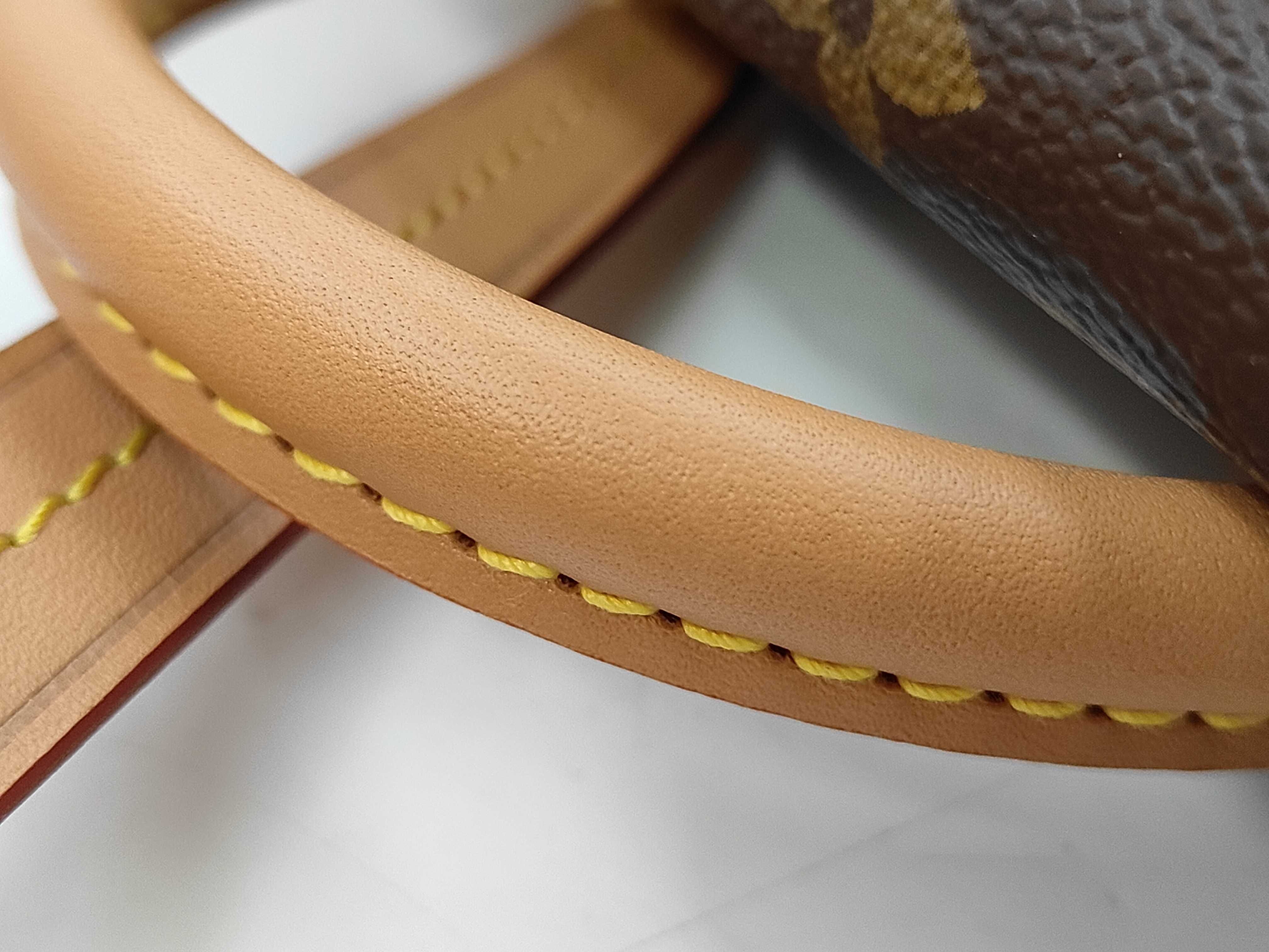 LV bag — view 8