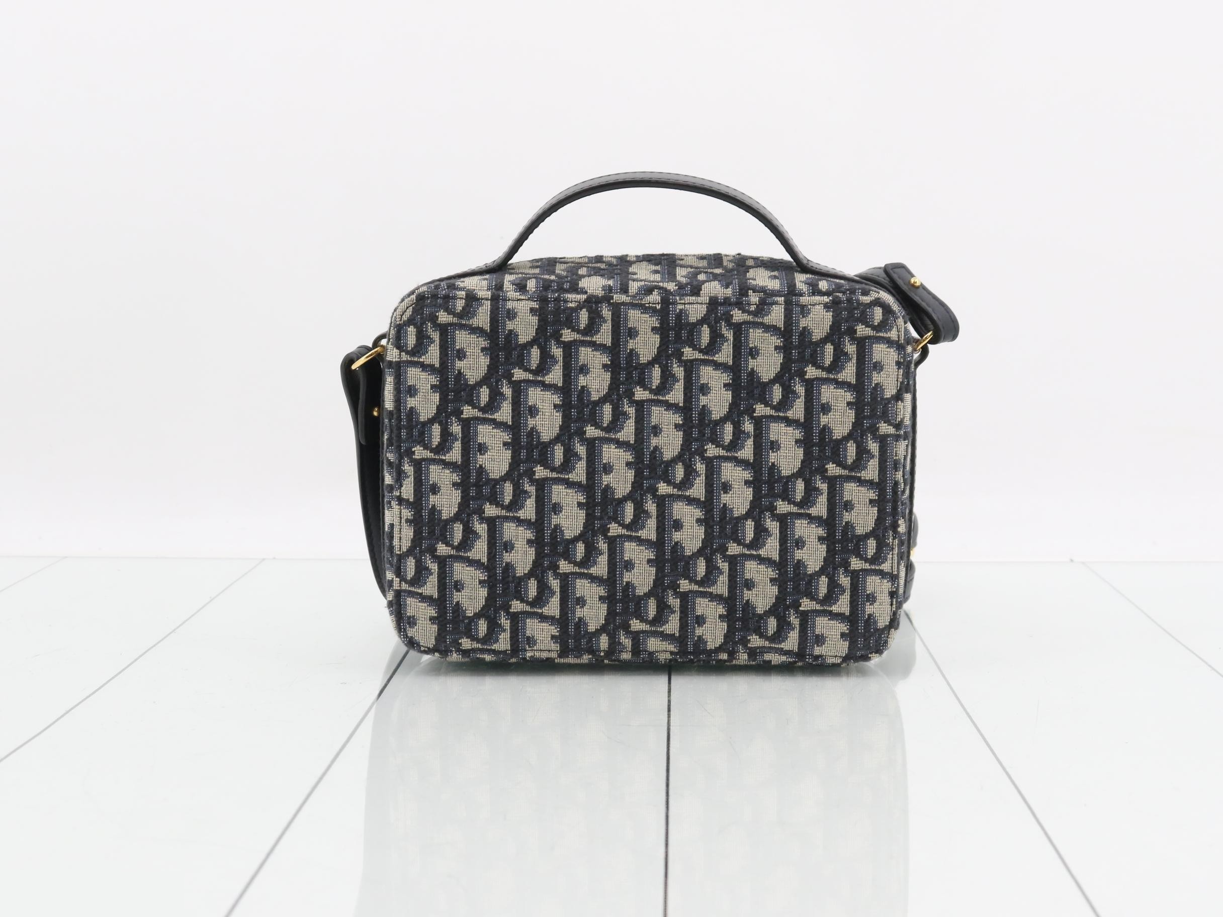 Canvas OBLIQUE 30 Montaigne Shoulder Bag, Navy — view 2