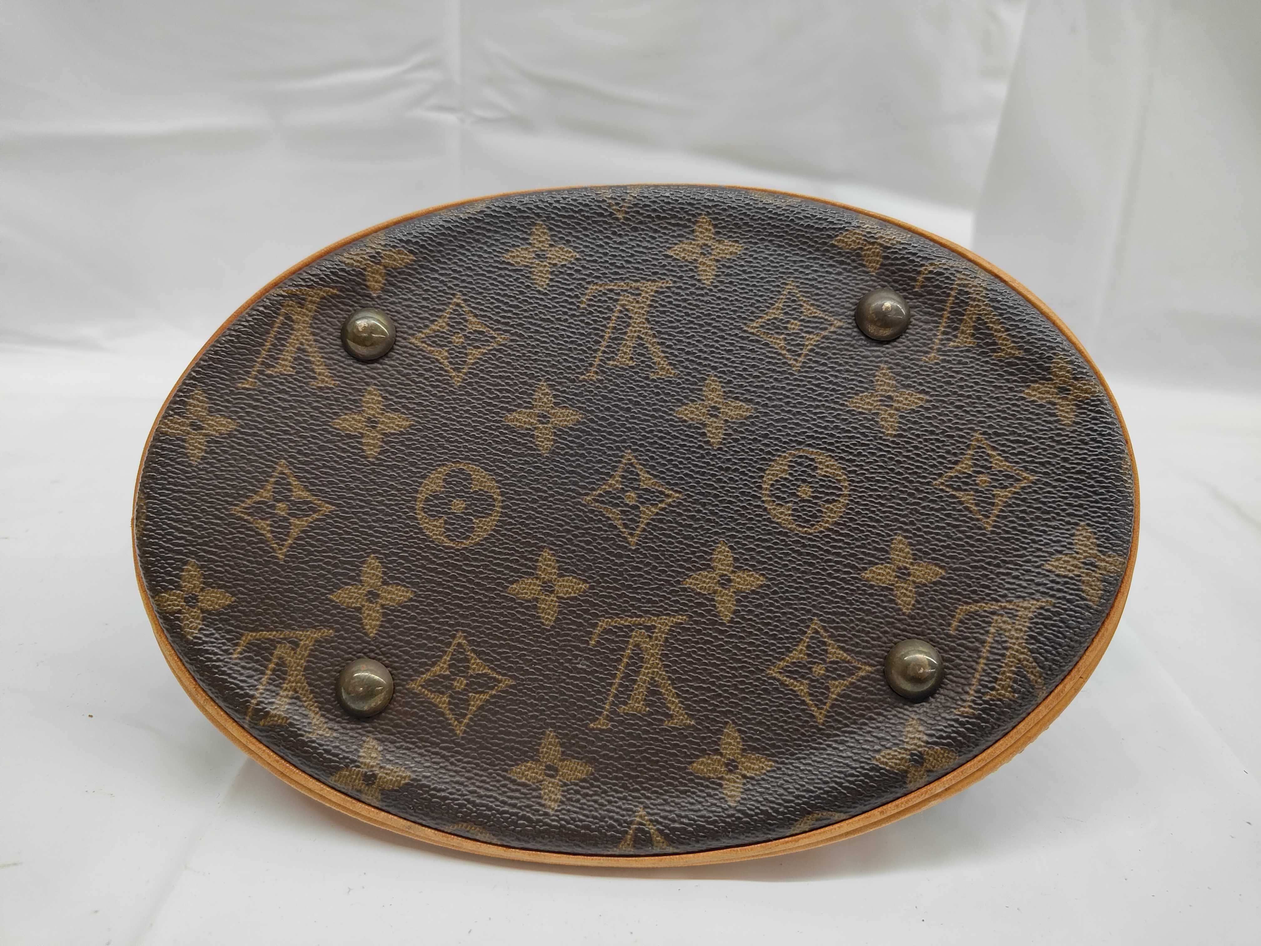 Monogram Bucket PM M42238 Tote Bag — view 7