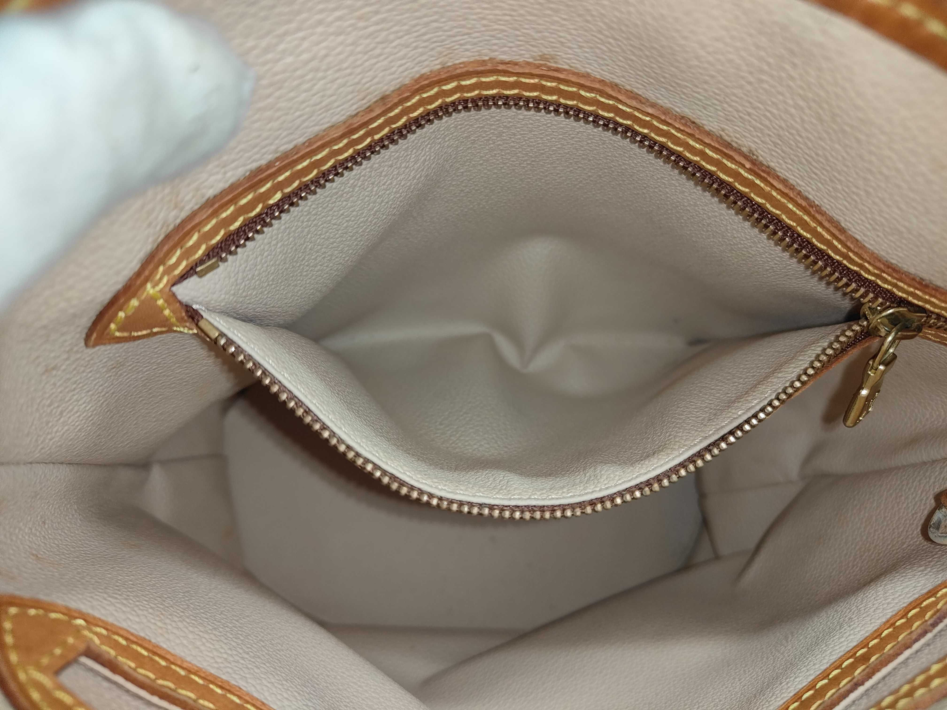 Monogram Bucket PM M42238 Tote Bag — view 9