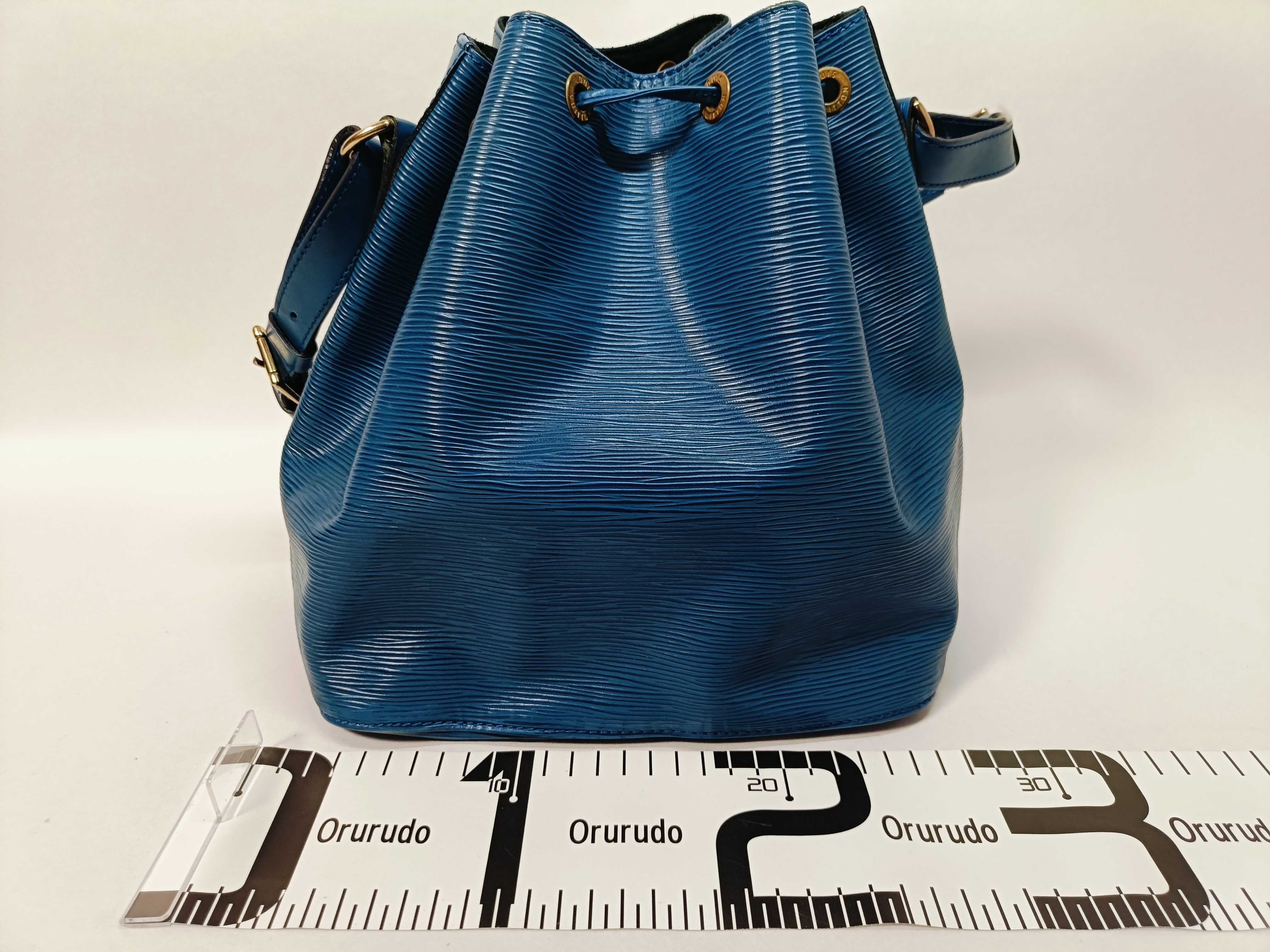 Epi Petit Noé Shoulder Bag — view 2