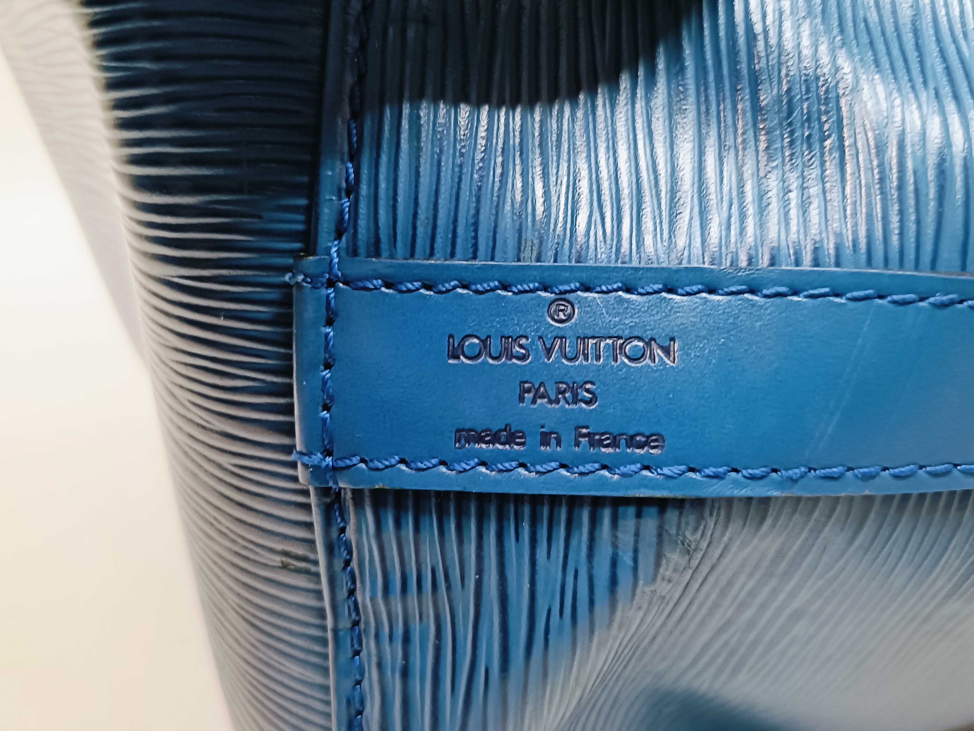 Epi Petit Noé Shoulder Bag — view 11