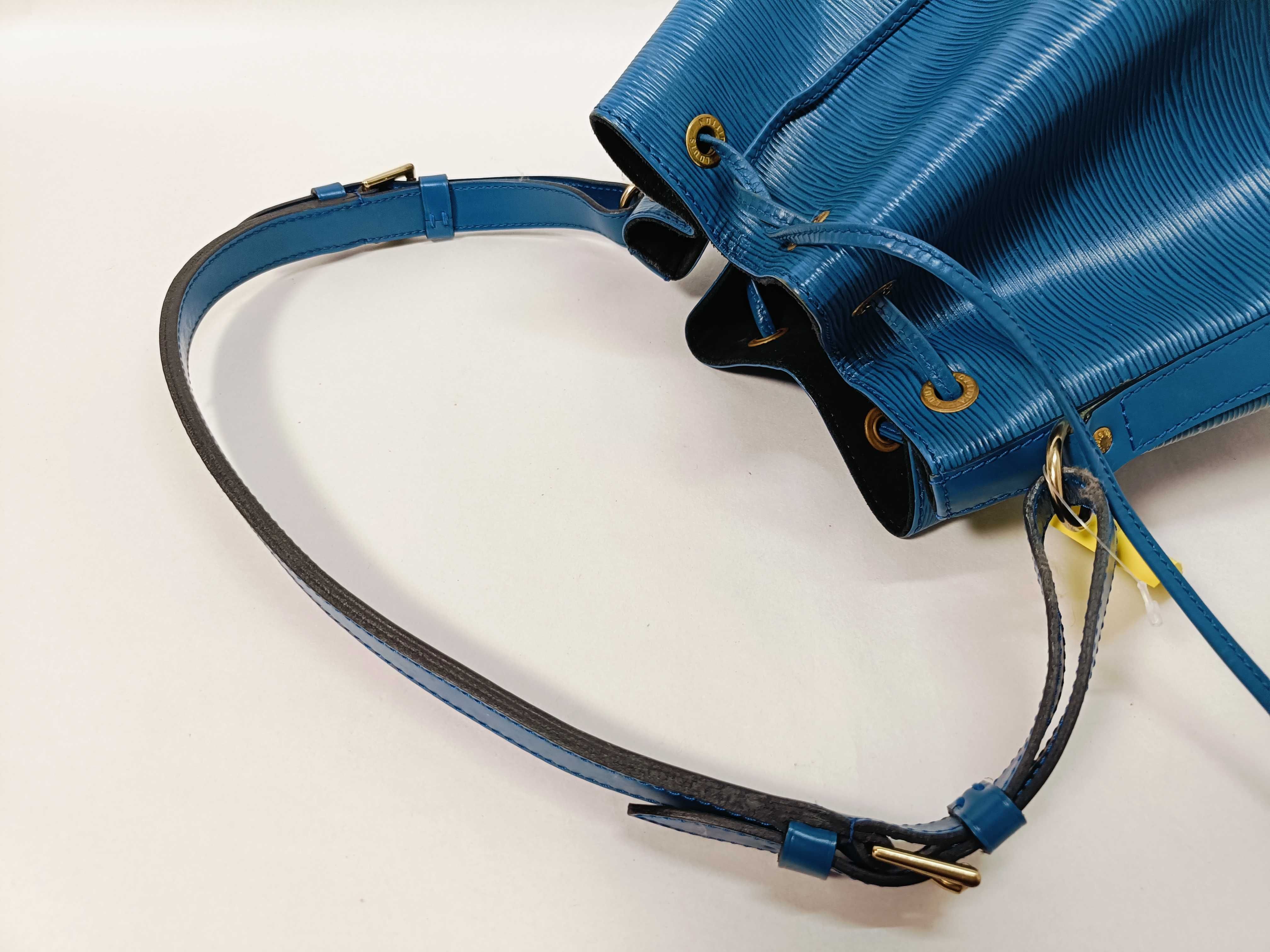 Epi Petit Noé Shoulder Bag — view 3