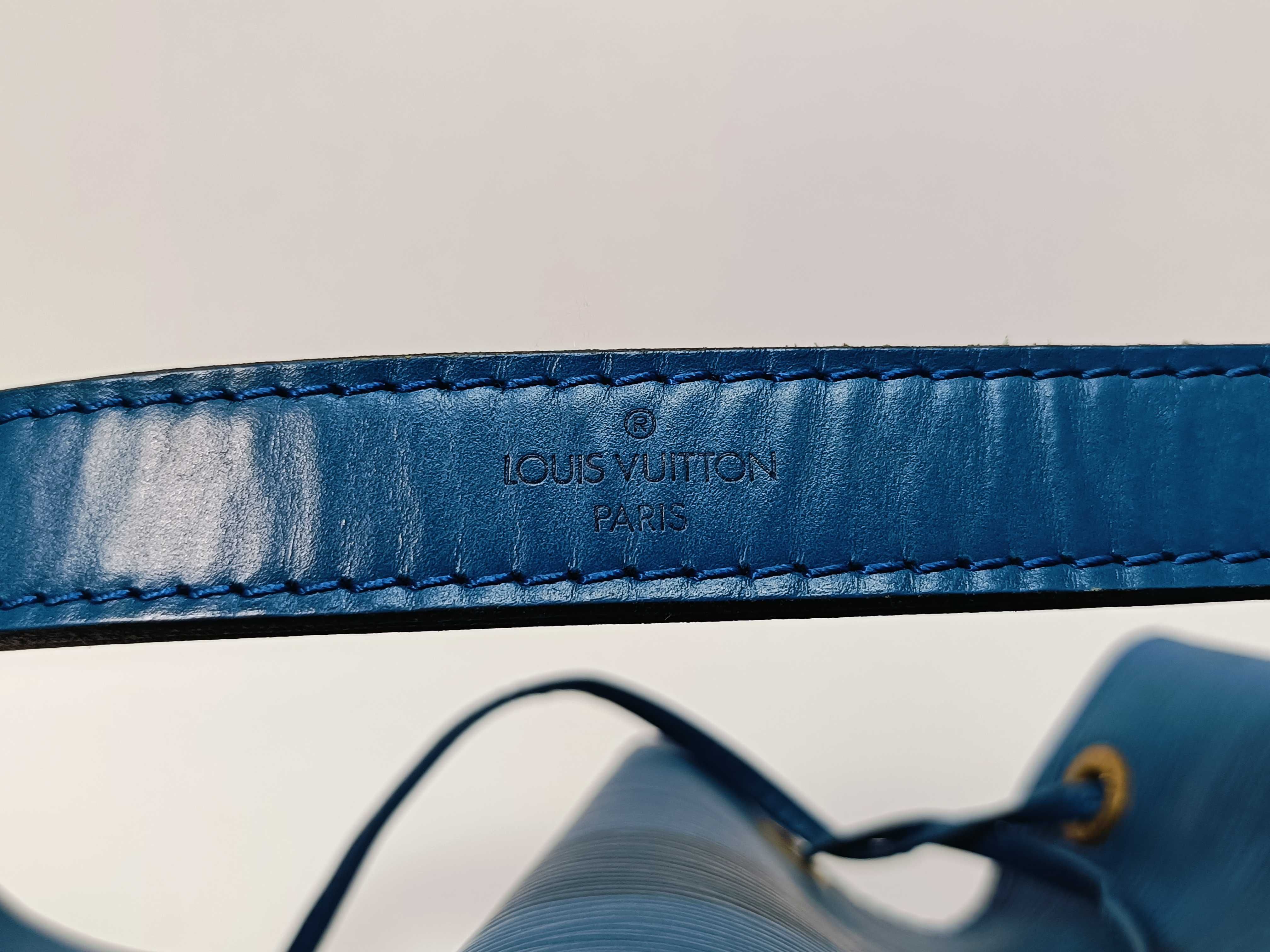 Epi Petit Noé Shoulder Bag — view 4