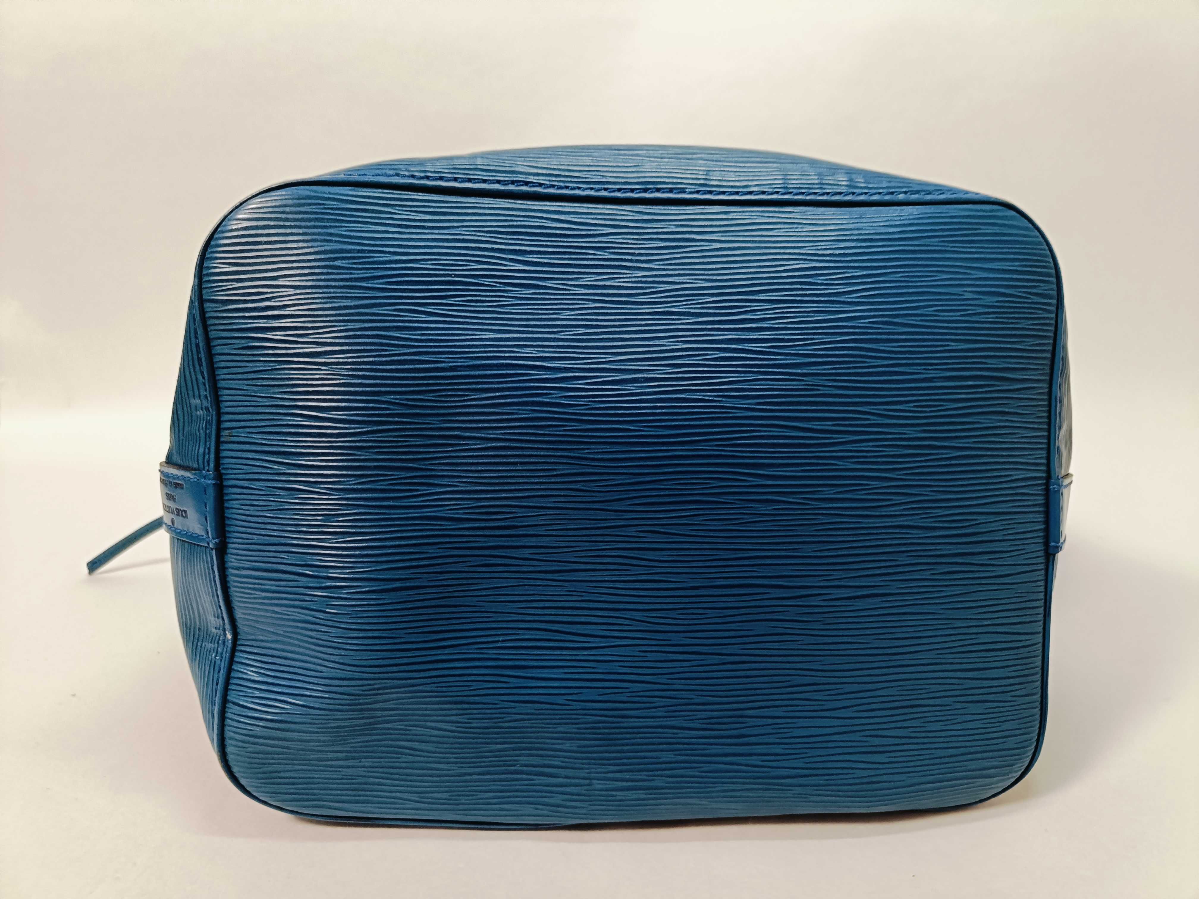 Epi Petit Noé Shoulder Bag — view 7