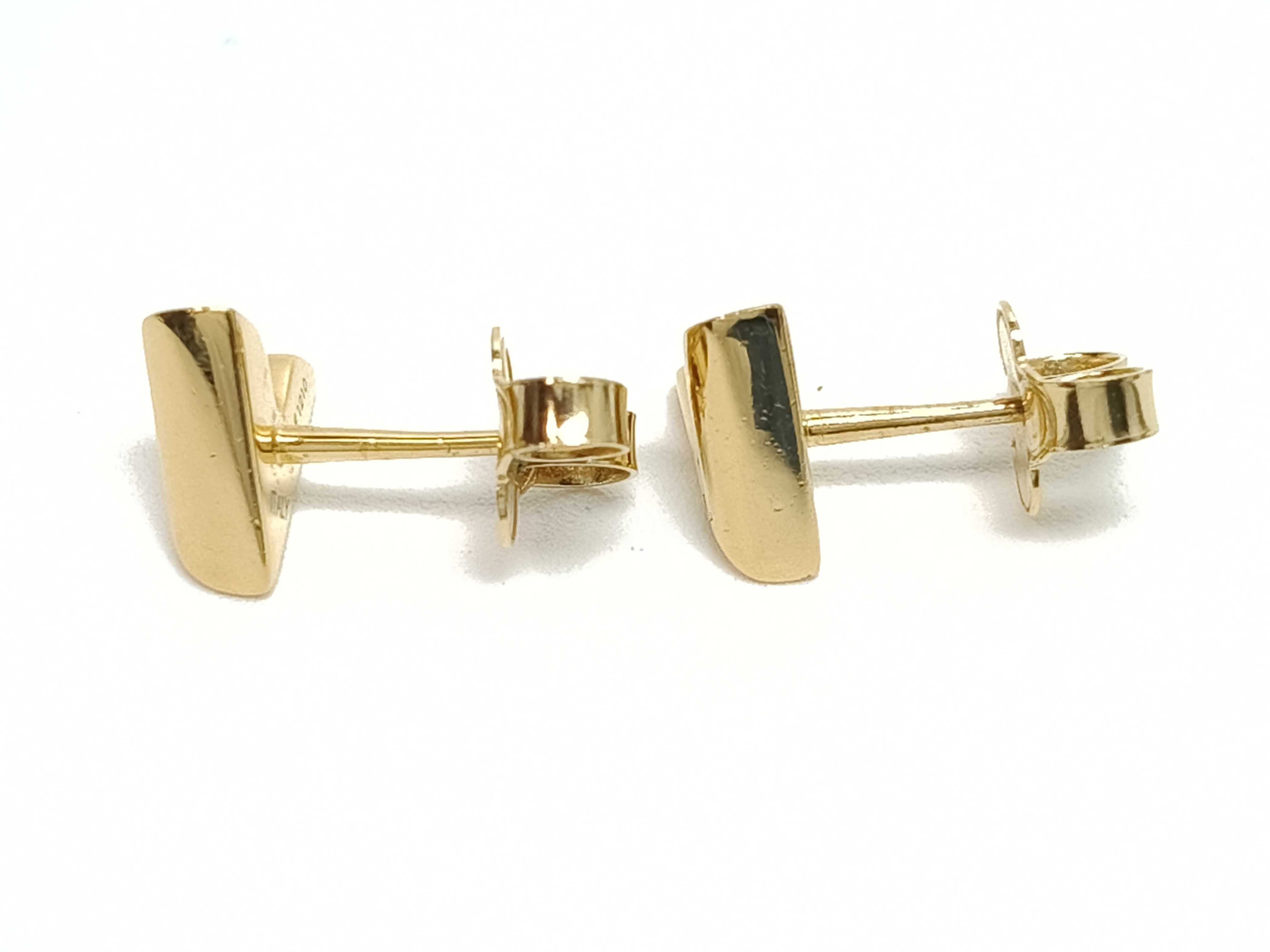 Essential V Gold Earrings — view 3