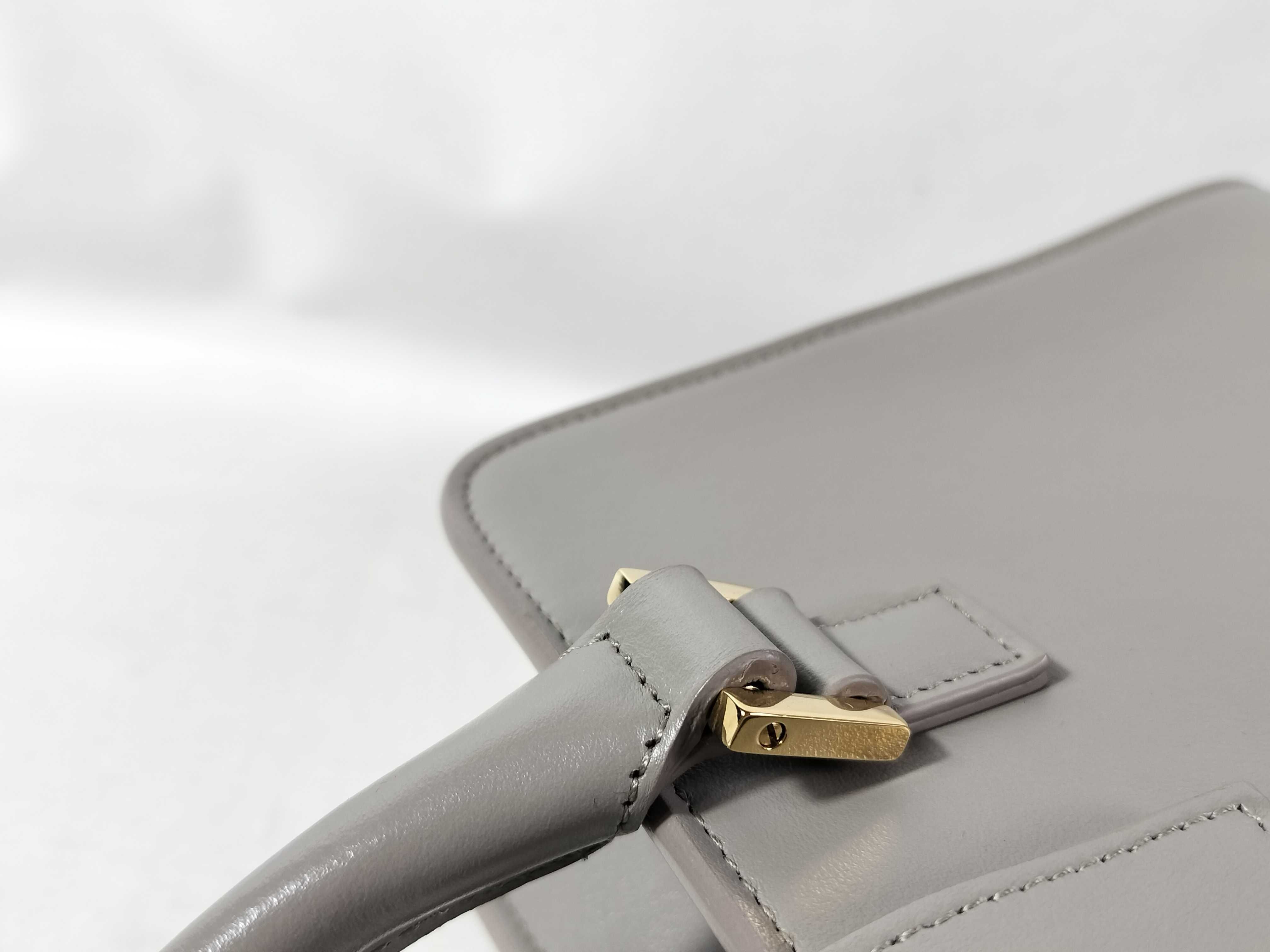 2-way Handbag/Shoulder Bag, Leather, Gold Hardware — view 5