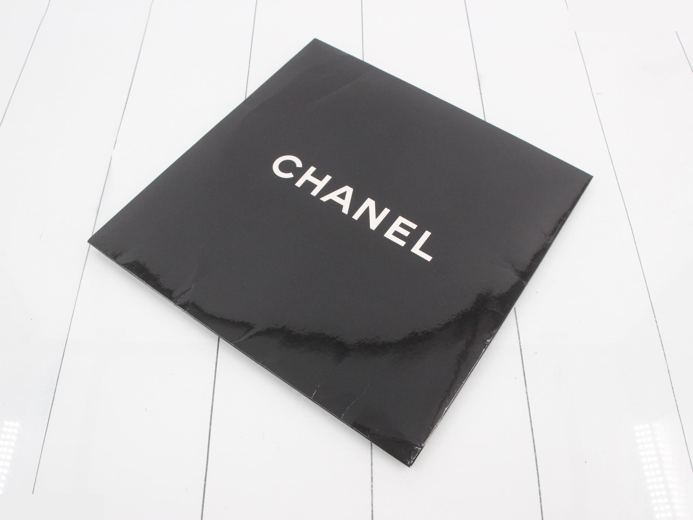 Other lines: Small items, accessories, scarves — view 4