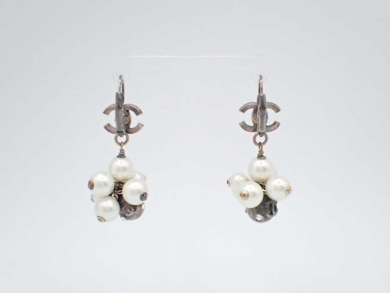 hook earrings, model 04A, pearl, Coco Mark, stone, 4.8cm in height. — view 2