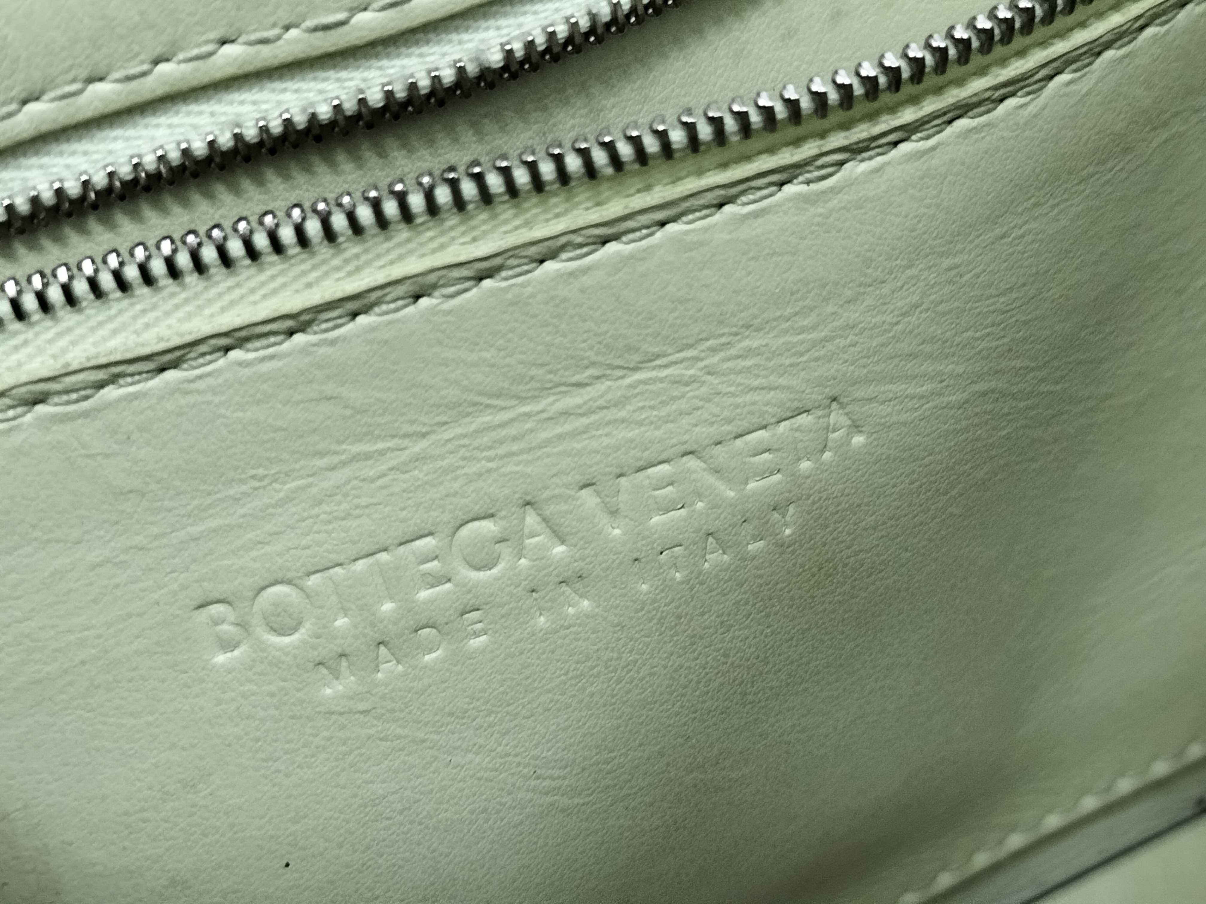 Maxi Intrecciato Cassette Leather Shoulder Bag, Dark Green — view 12