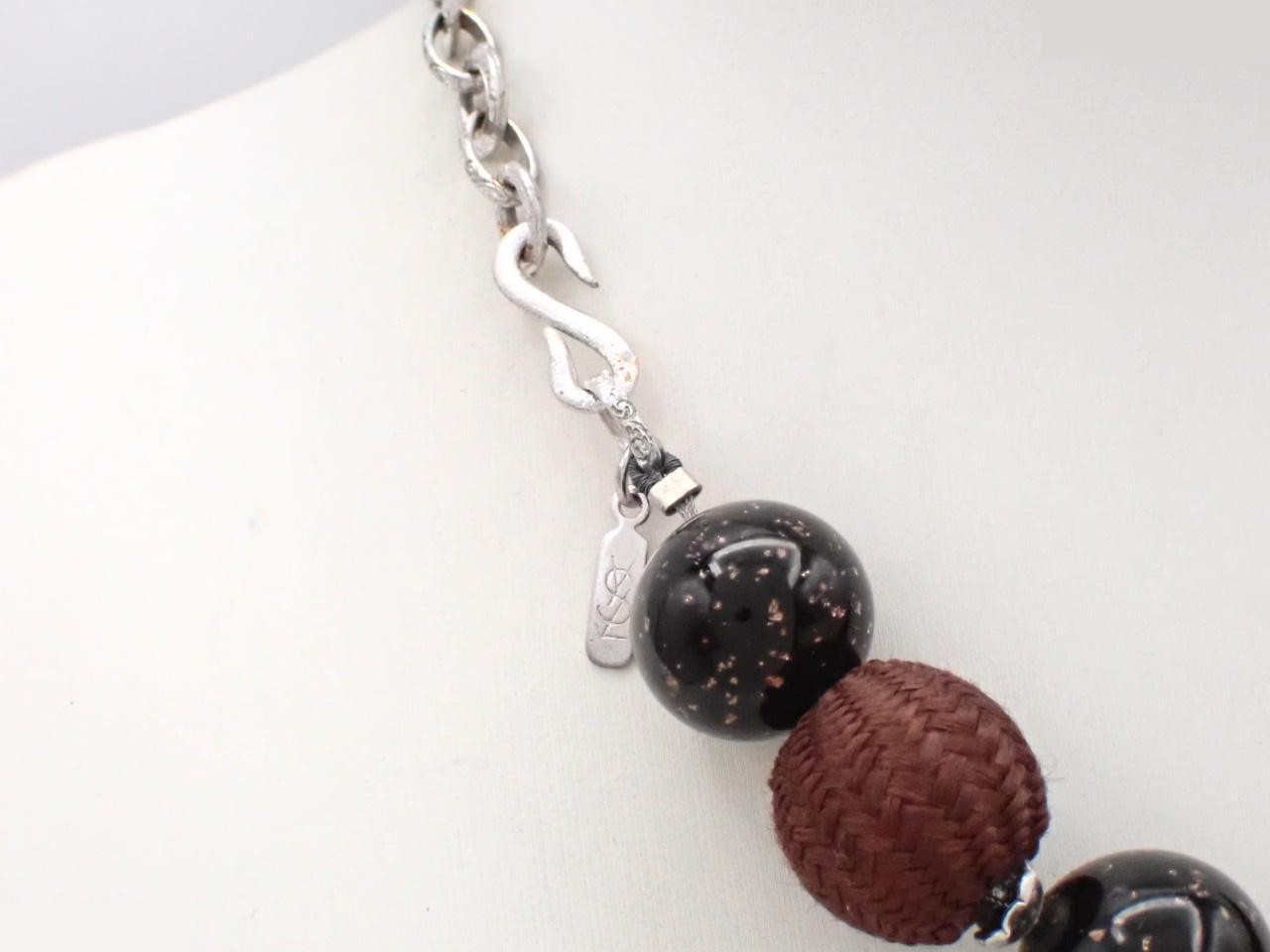 Other lines: Precious metals, necklaces, pendants, chains approximately 40cm long. — view 2