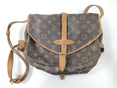Monogram Saumur 30 M42256 Shoulder Bag