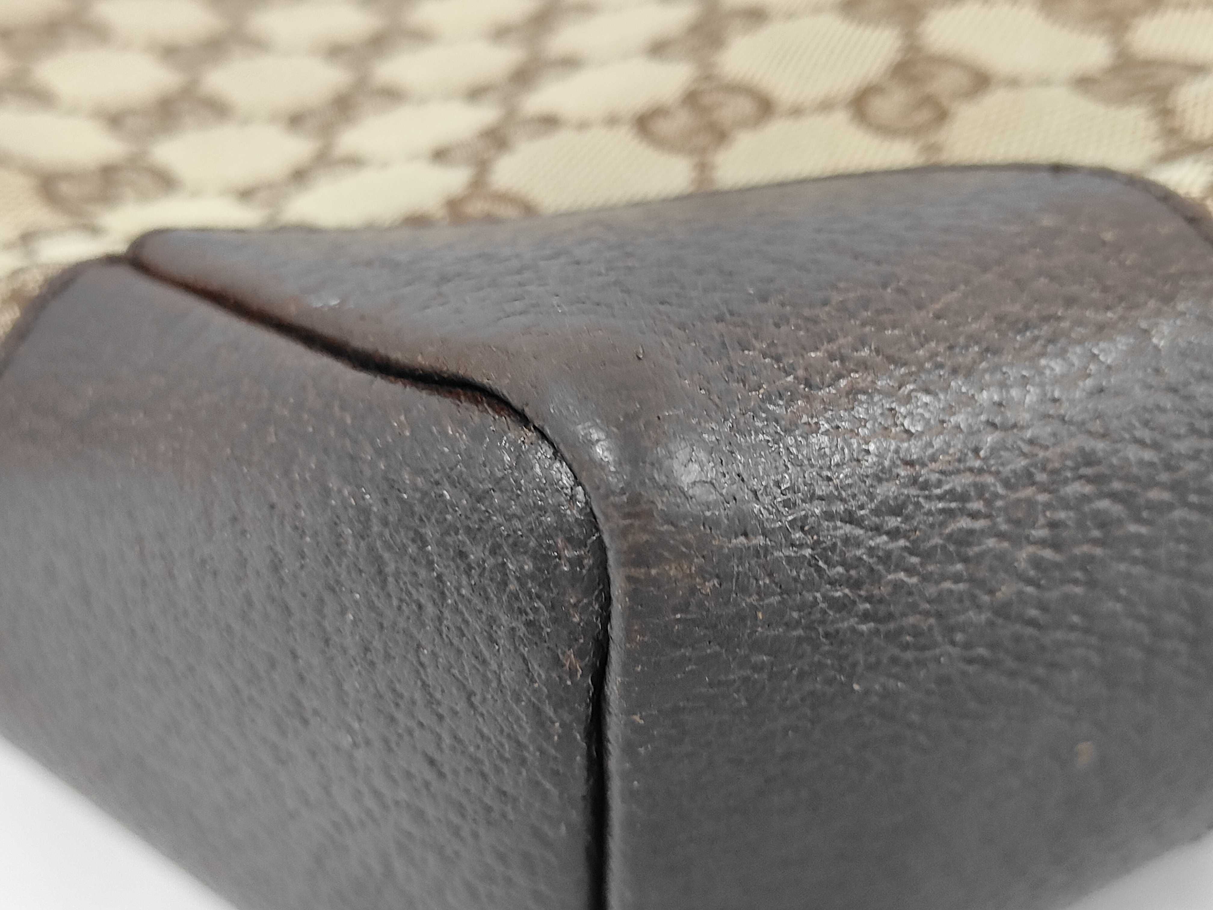 GG Canvas Shoulder Bag — view 3