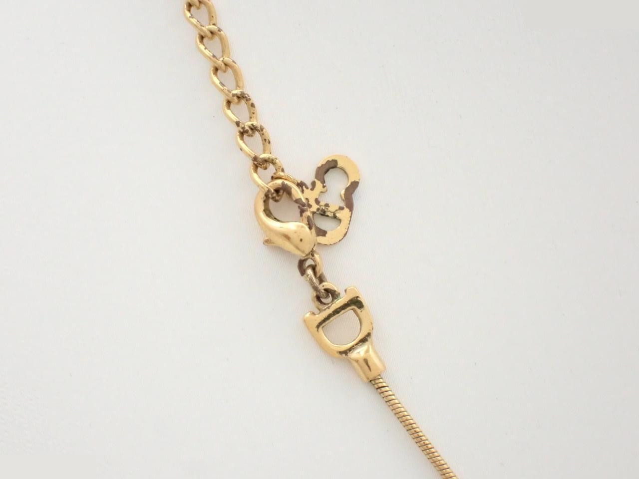 pendant plate, gold, neck circumference approximately 52 cm — view 2