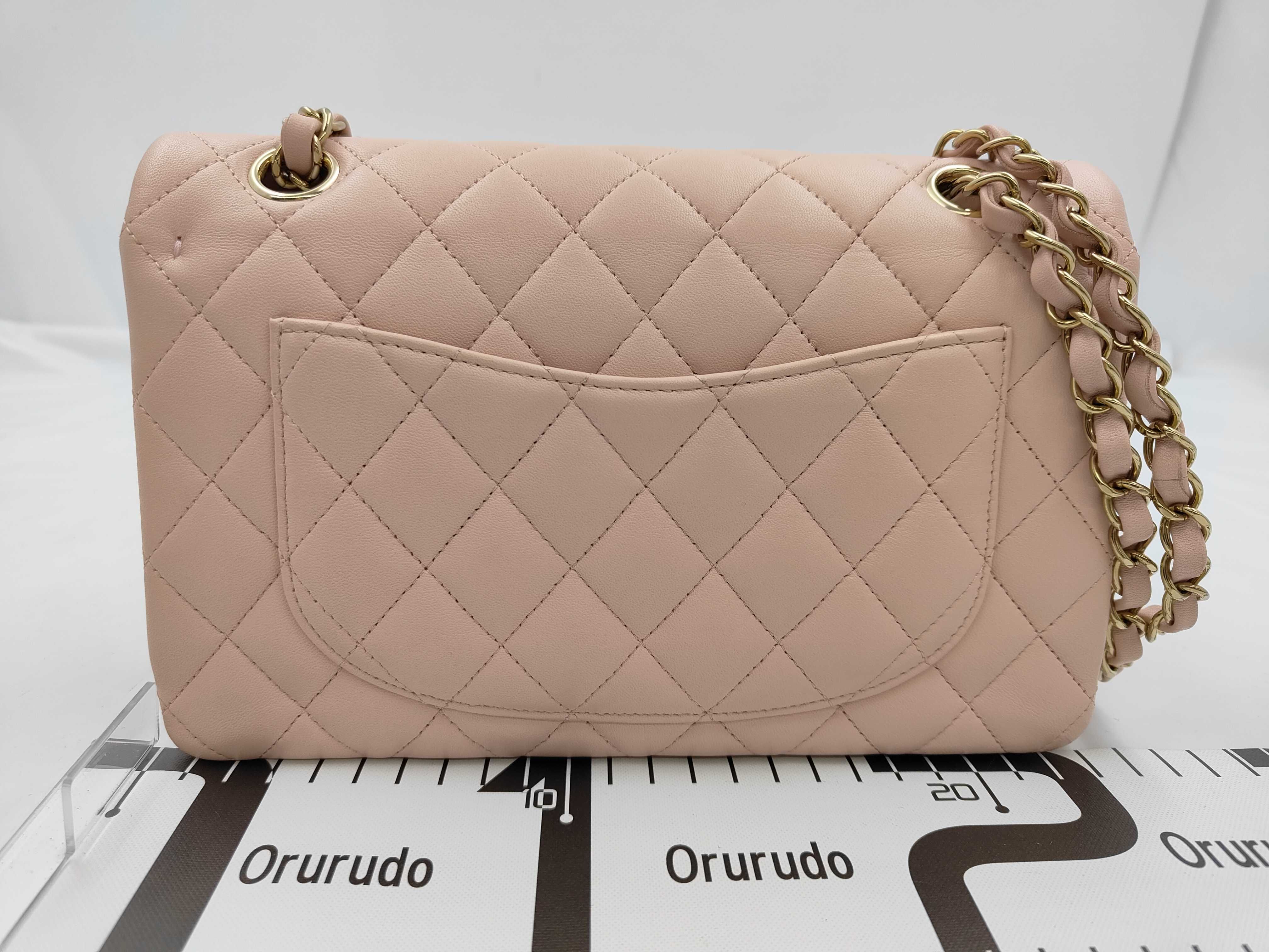 Matelassé 23 Lambskin Light Pink Gold Hardware Double Flap Shoulder Bag with Serial Number Plate — view 2