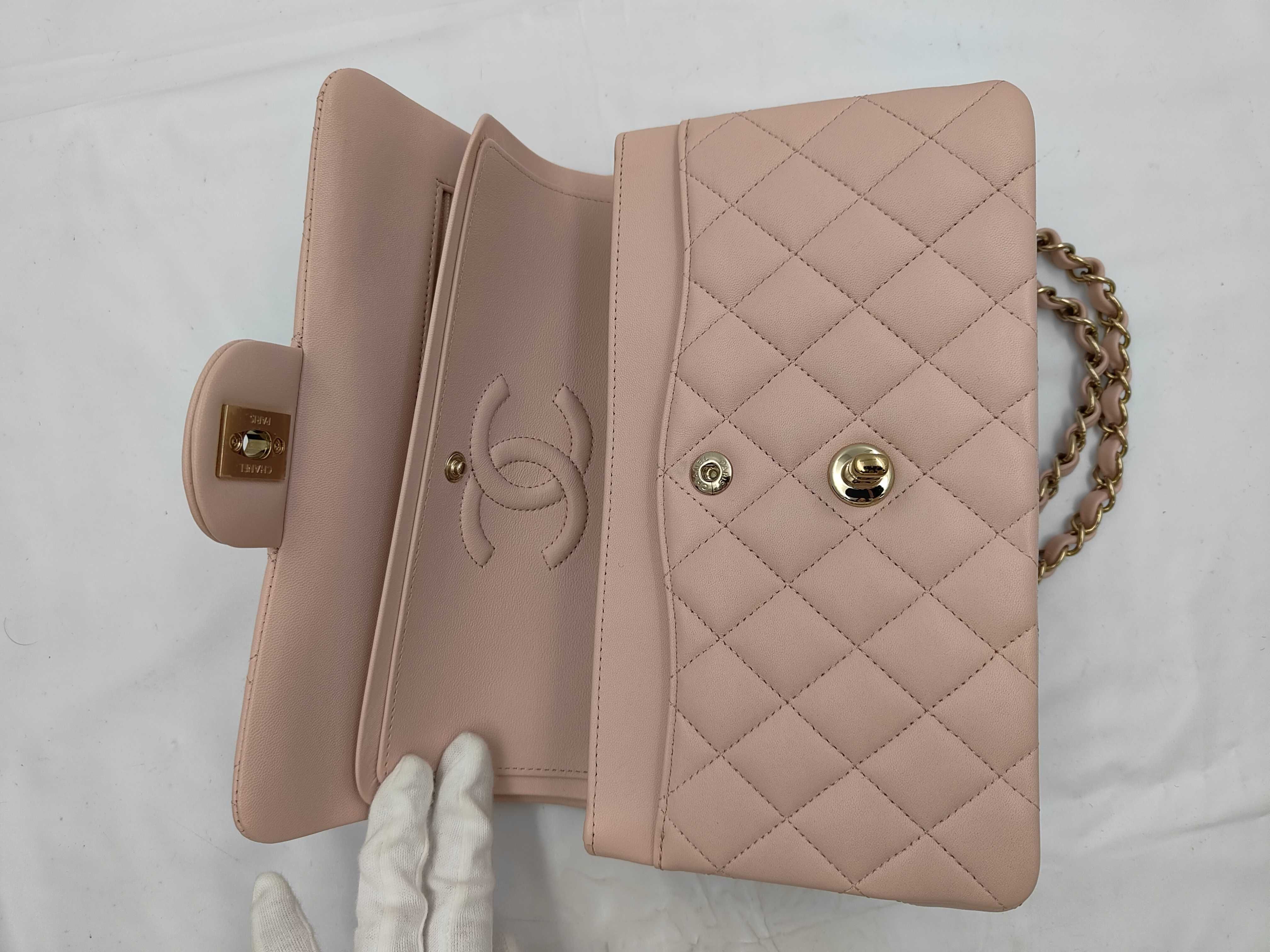 Matelassé 23 Lambskin Light Pink Gold Hardware Double Flap Shoulder Bag with Serial Number Plate — view 7