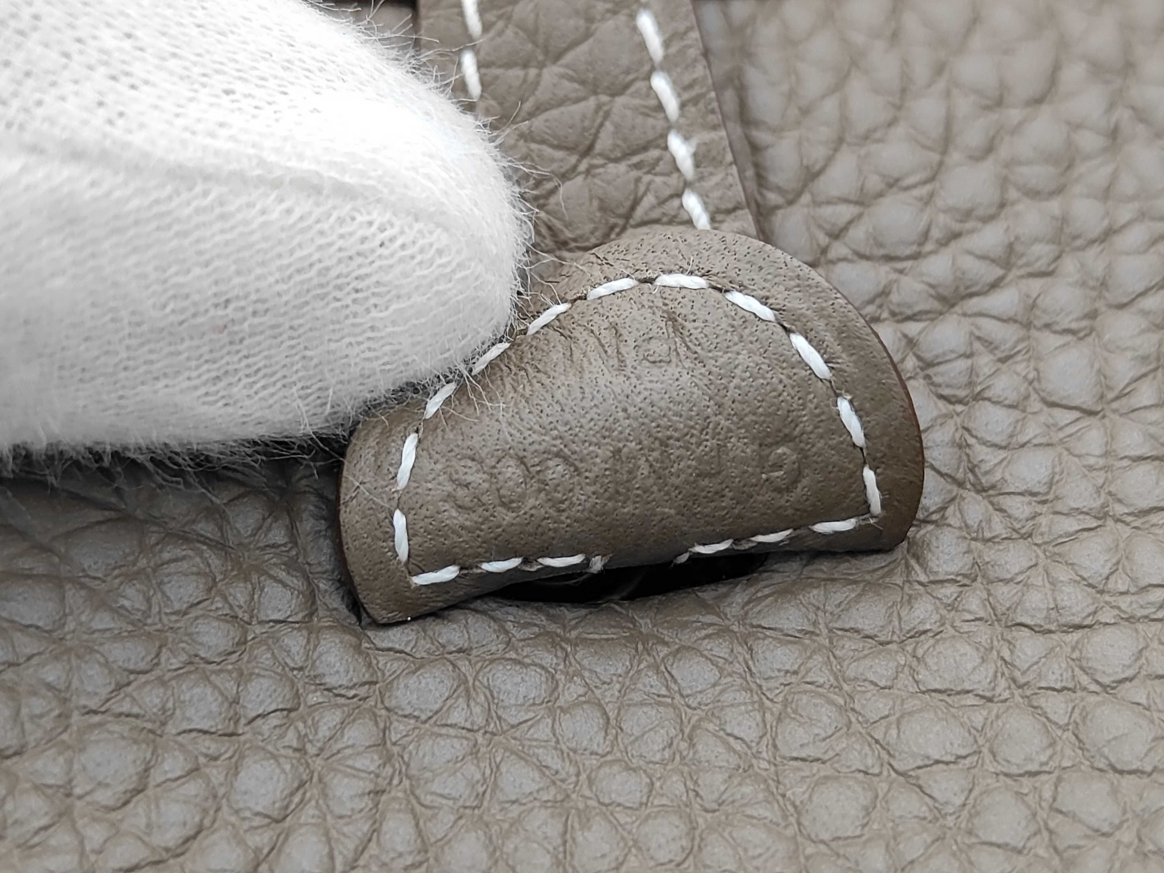 Evelyne 16 Shoulder Bag in Etoupe x Taurillon Clemence Leather with Gold Hardware and G Stamp — view 6