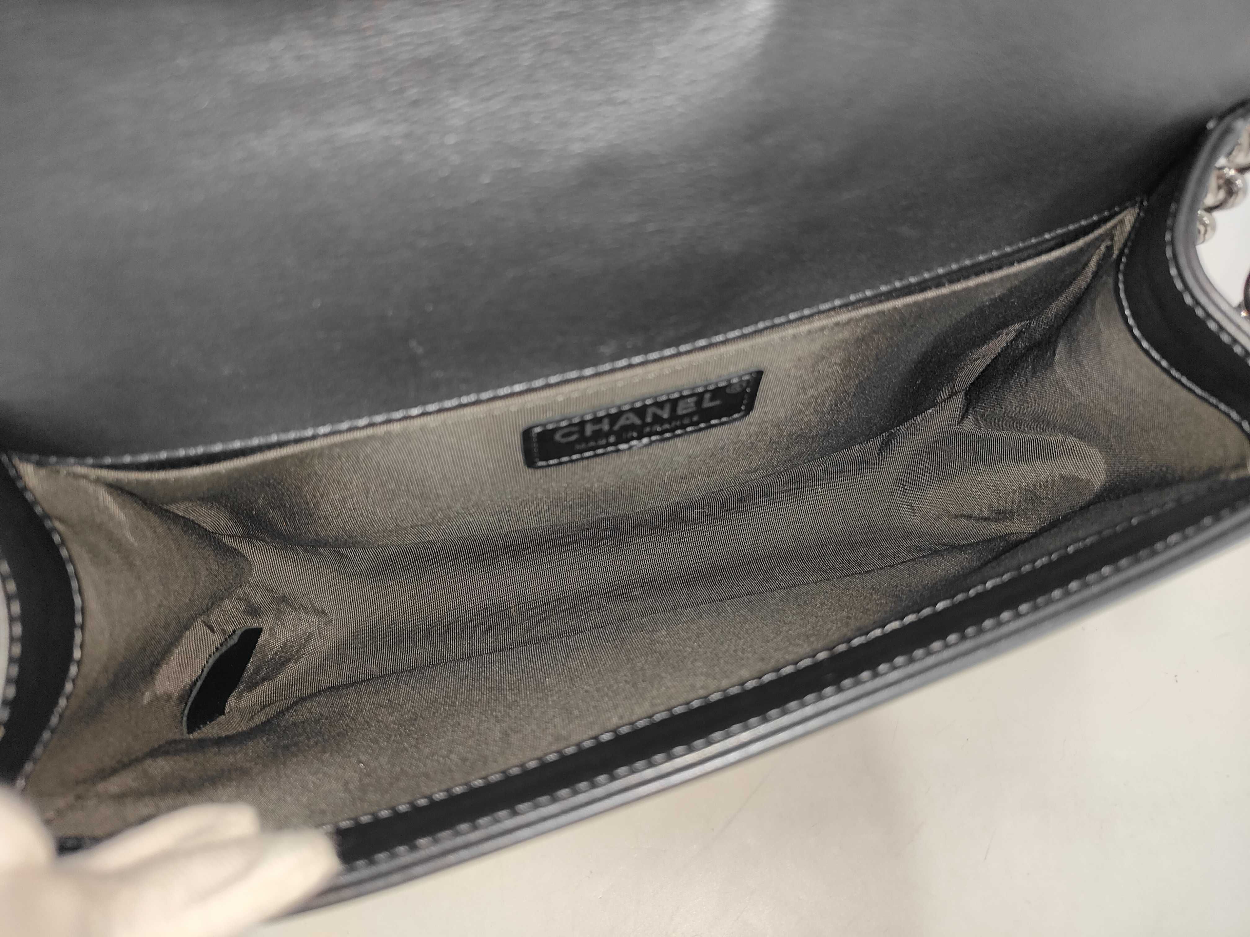Boy Chanel Shoulder Bag — view 9