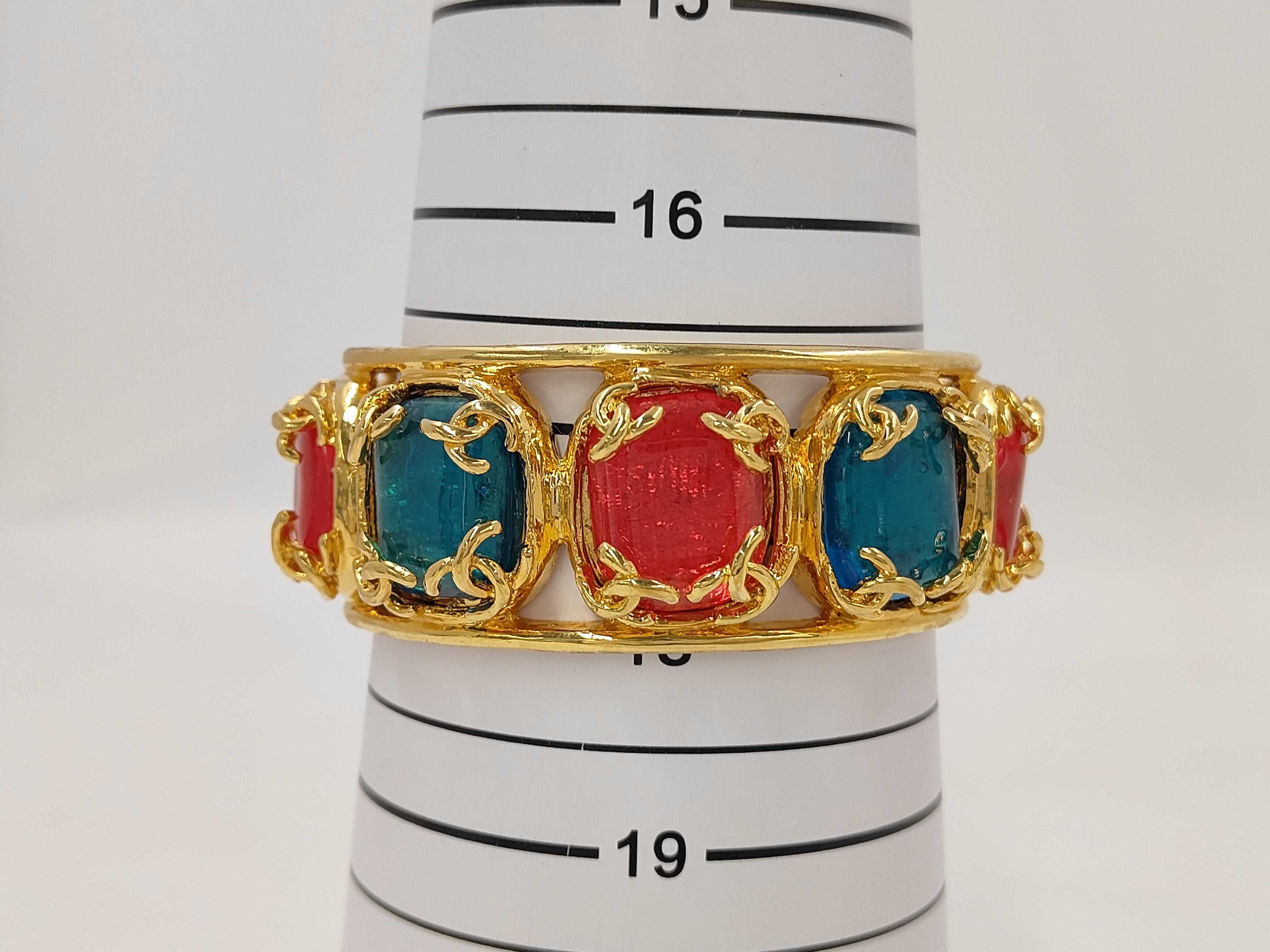 Coco Mark Gripoix Bangle 95A Bracelet/Bangle — view 5