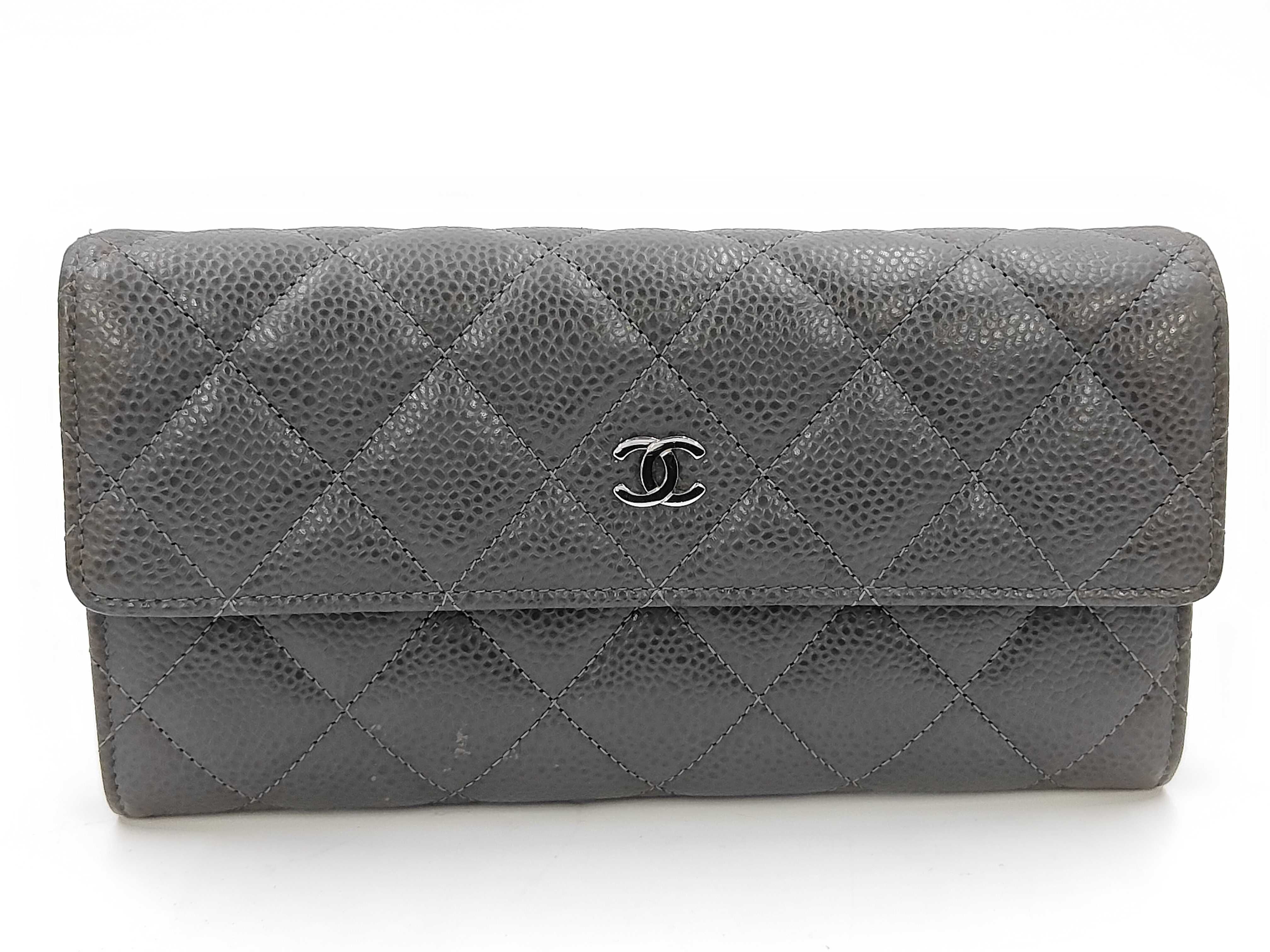 Bifold Long Wallet Caviar Skin Gray 17187558 Wallet