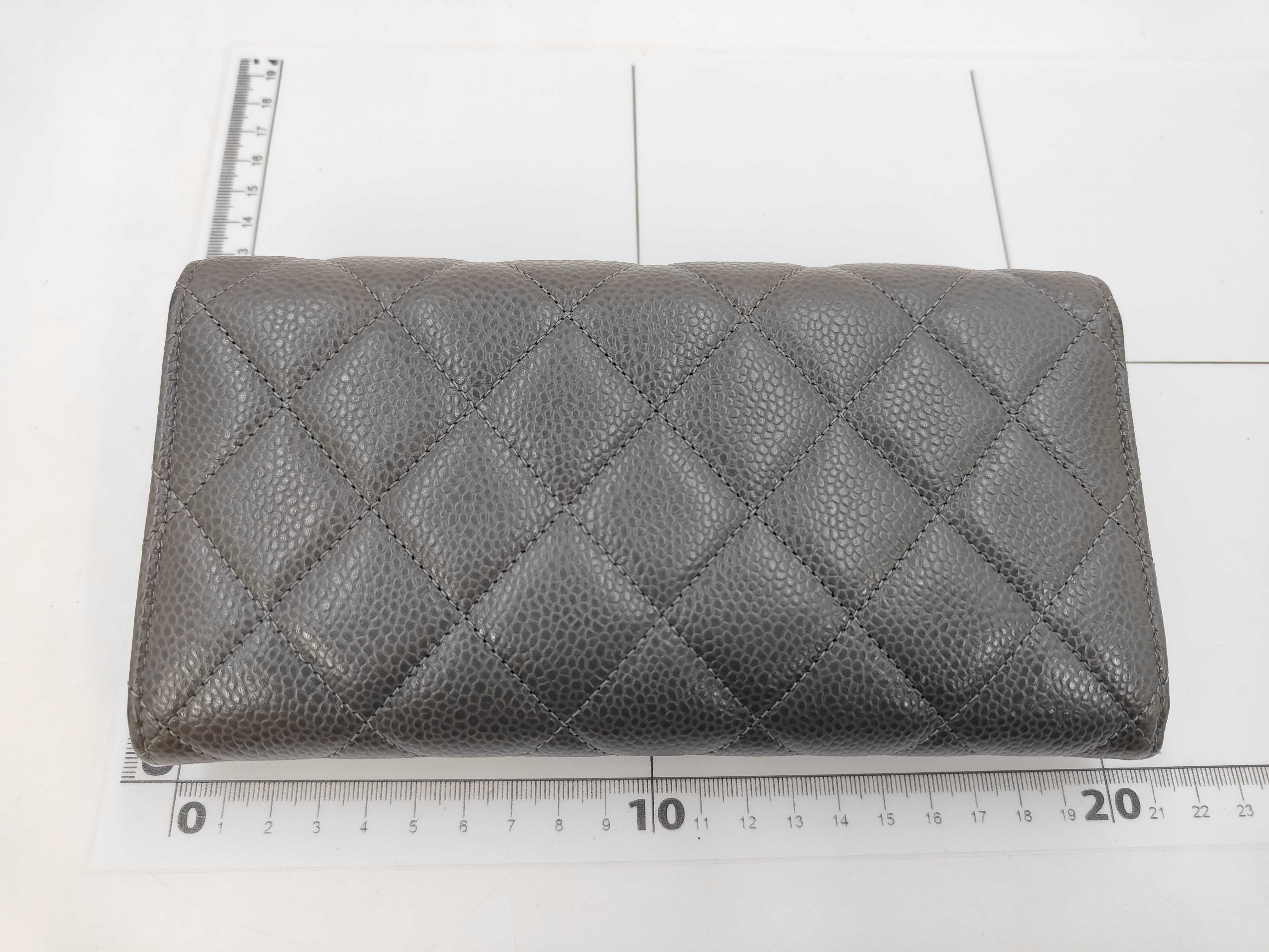 Bifold Long Wallet Caviar Skin Gray 17187558 Wallet — view 2