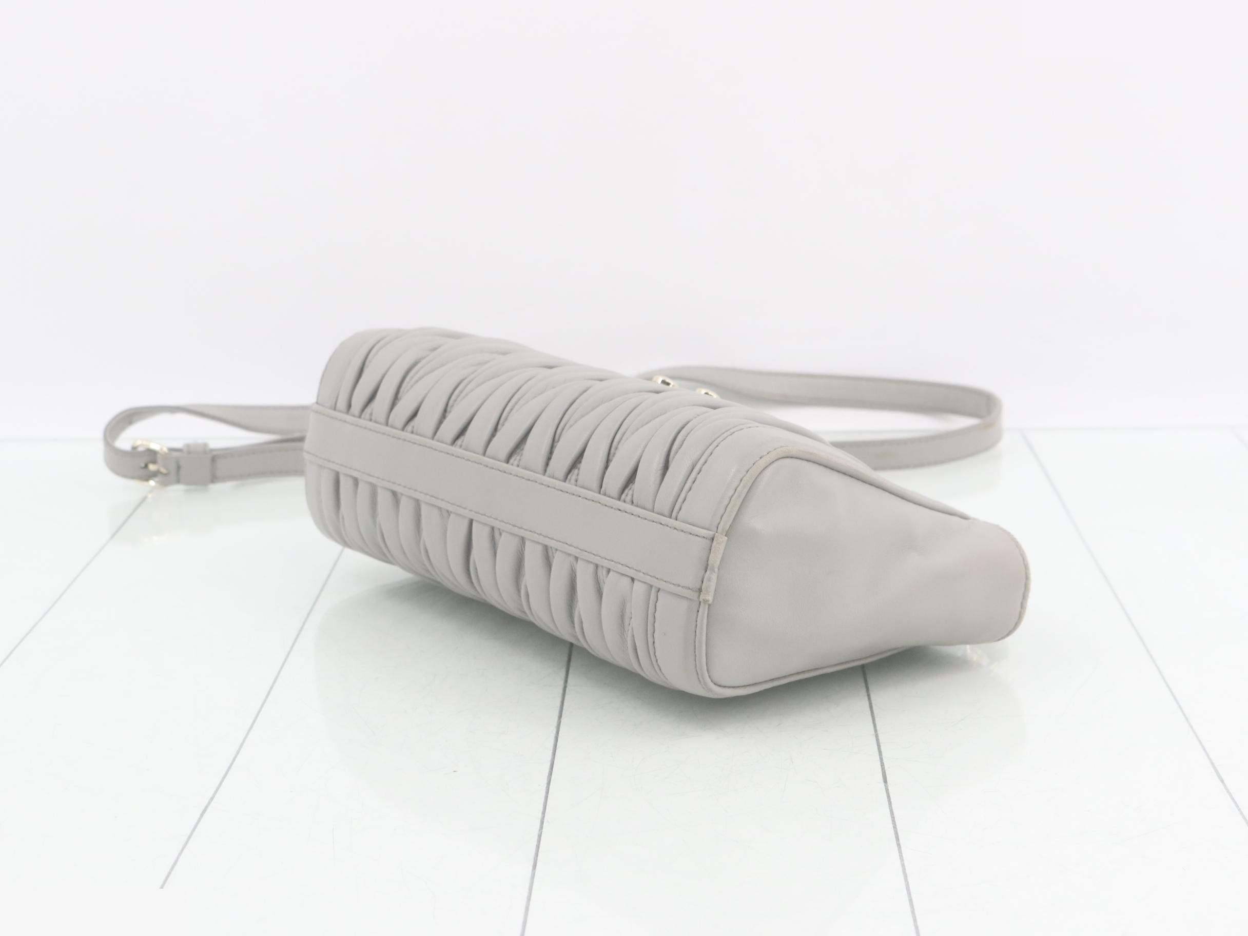 Matelassé (Bag) - Shoulder Bag - Gray — view 6