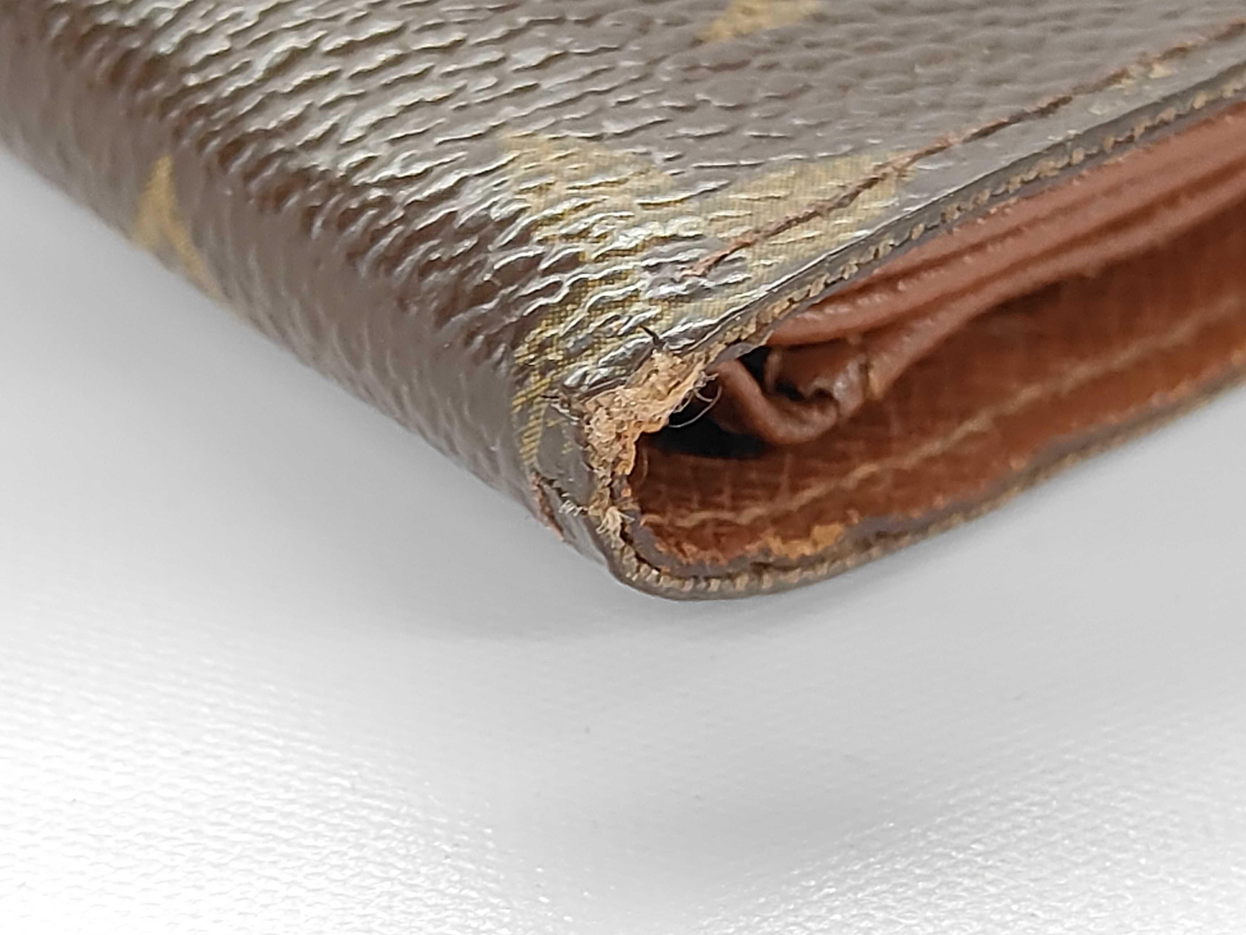 wallet — view 3