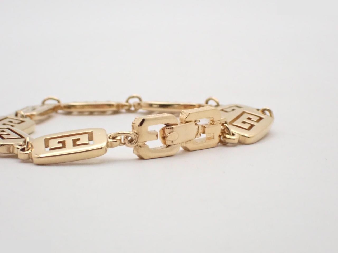 Other lines: Precious metal bracelets and bangles (metal), wrist circumference approximately 18 cm. — view 3