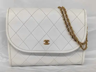 Matelassé Coco Single Chain Lambskin Half Flap Push White Shoulder Bag